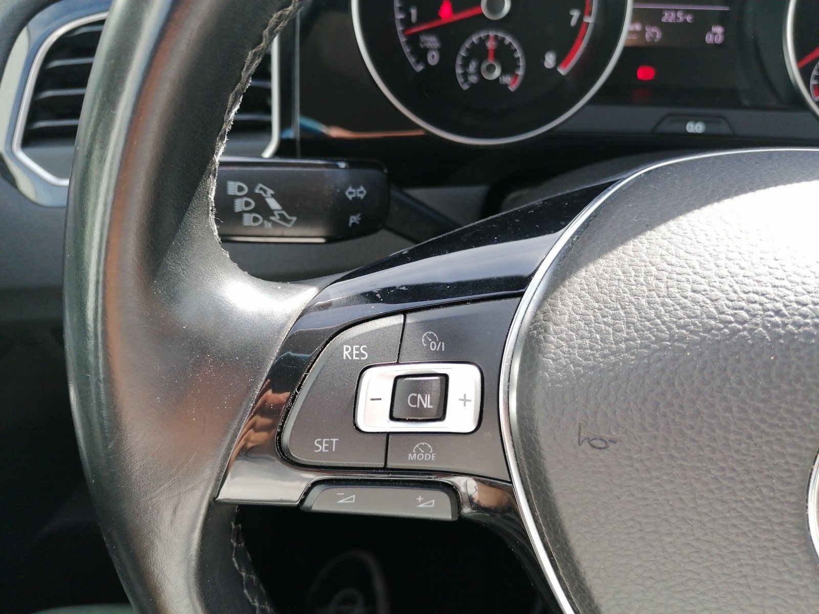 Fahrzeugabbildung Volkswagen Golf Sportsvan 1.4 TSI Highline