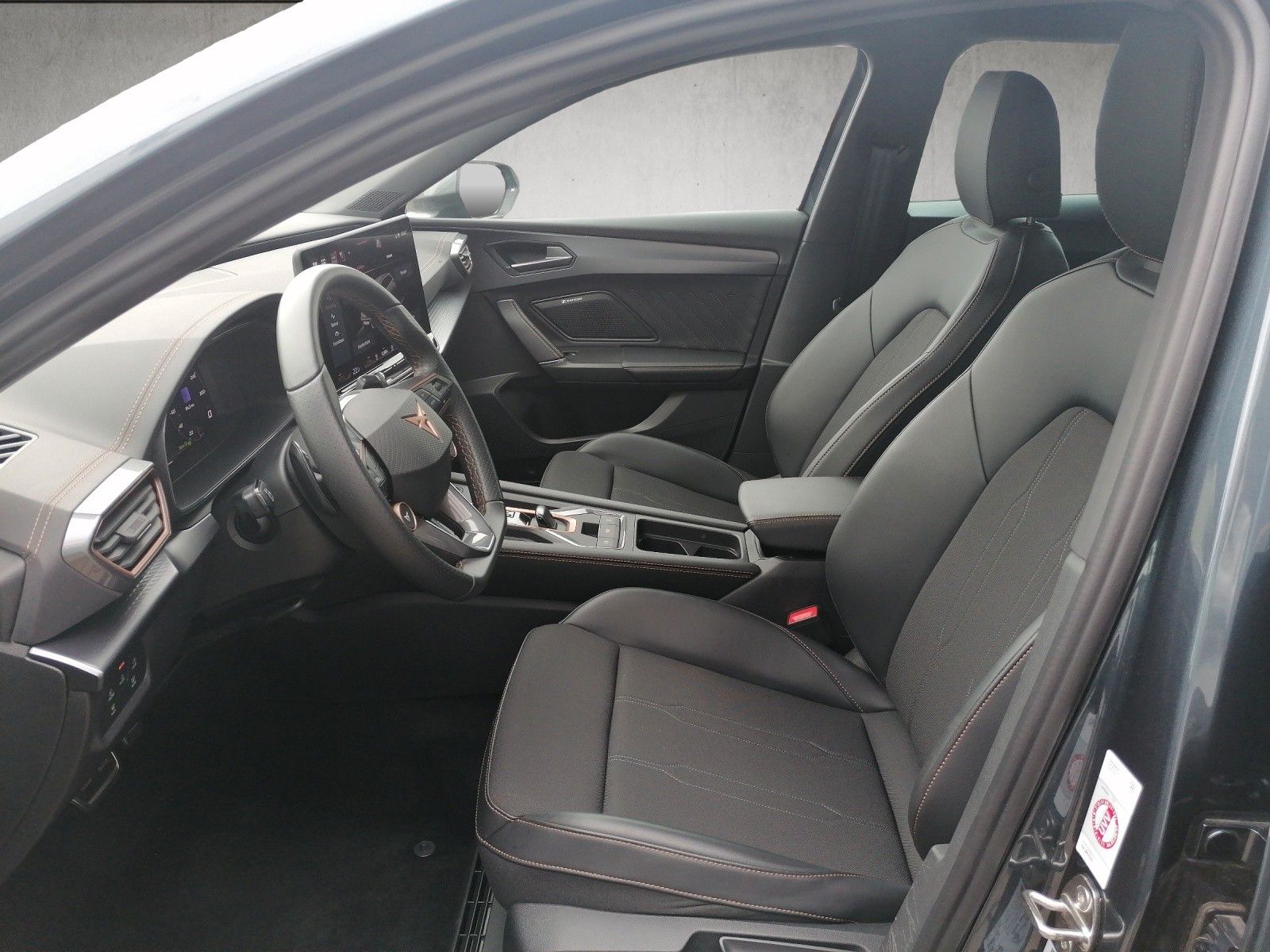 Fahrzeugabbildung CUPRA Leon Sportstourer 1.5 eTSI DSG AHK SENNHEISER