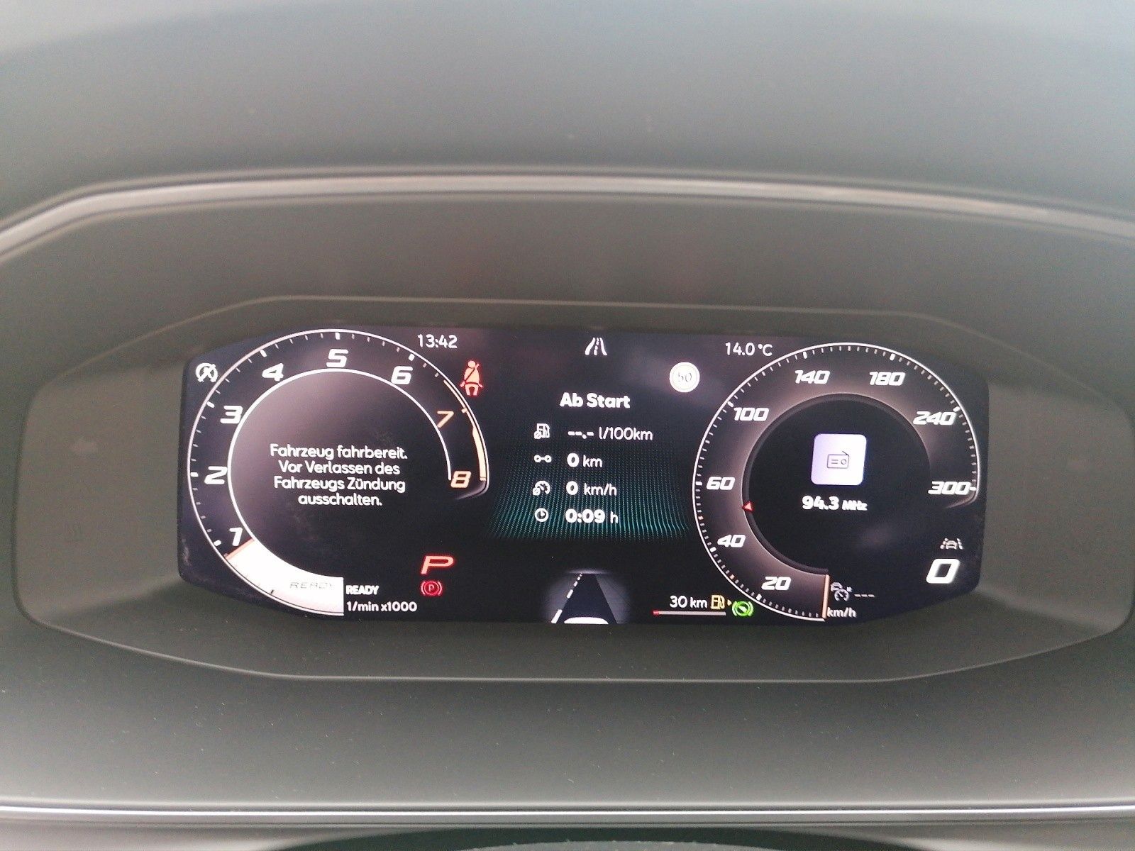 Fahrzeugabbildung CUPRA Leon Sportstourer 1.5 eTSI DSG AHK SENNHEISER