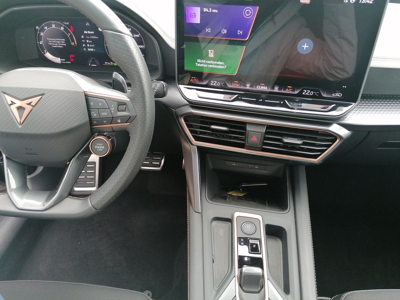 Fahrzeugabbildung CUPRA Leon Sportstourer 1.5 eTSI DSG AHK SENNHEISER