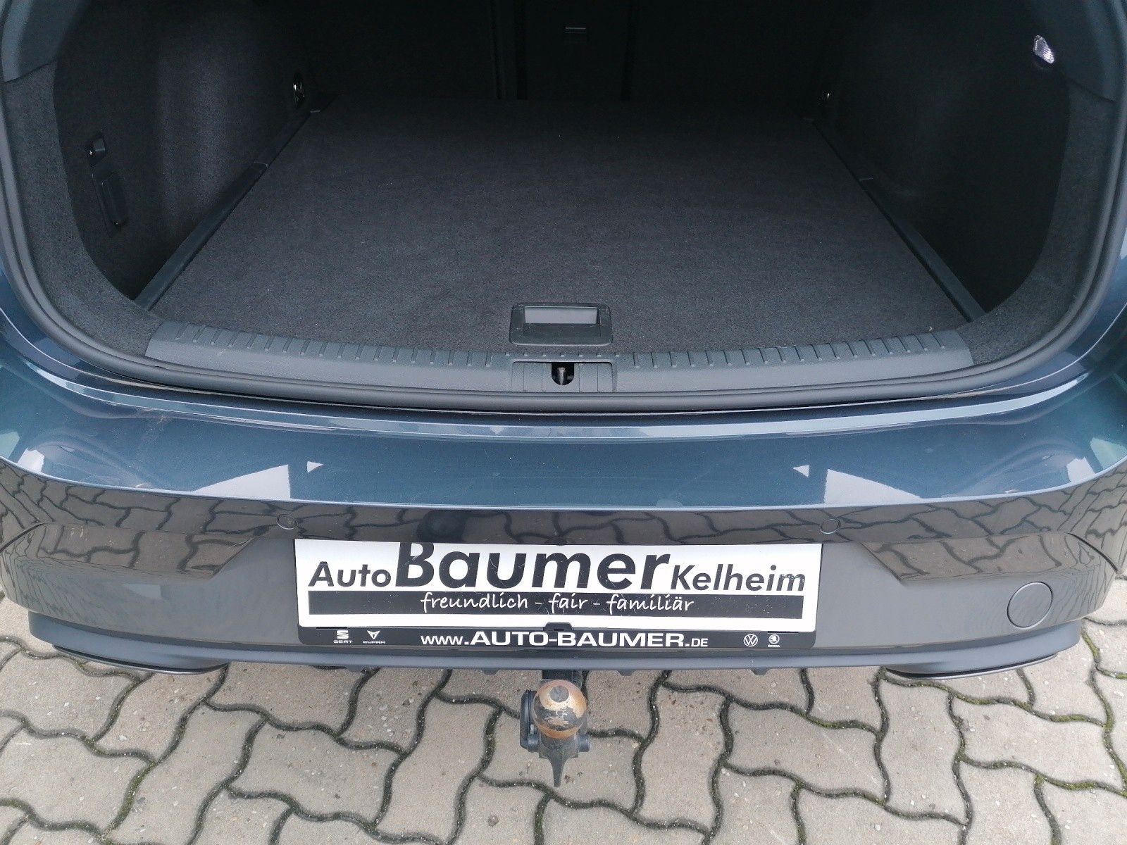 Fahrzeugabbildung CUPRA Leon Sportstourer 1.5 eTSI DSG AHK SENNHEISER