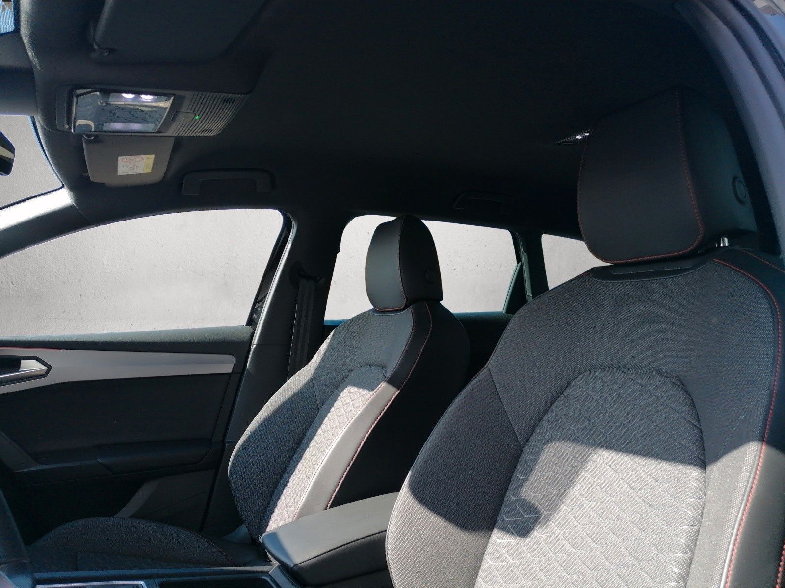 Fahrzeugabbildung SEAT Leon Sportstourer 2.0 TDI FR DSG AHK