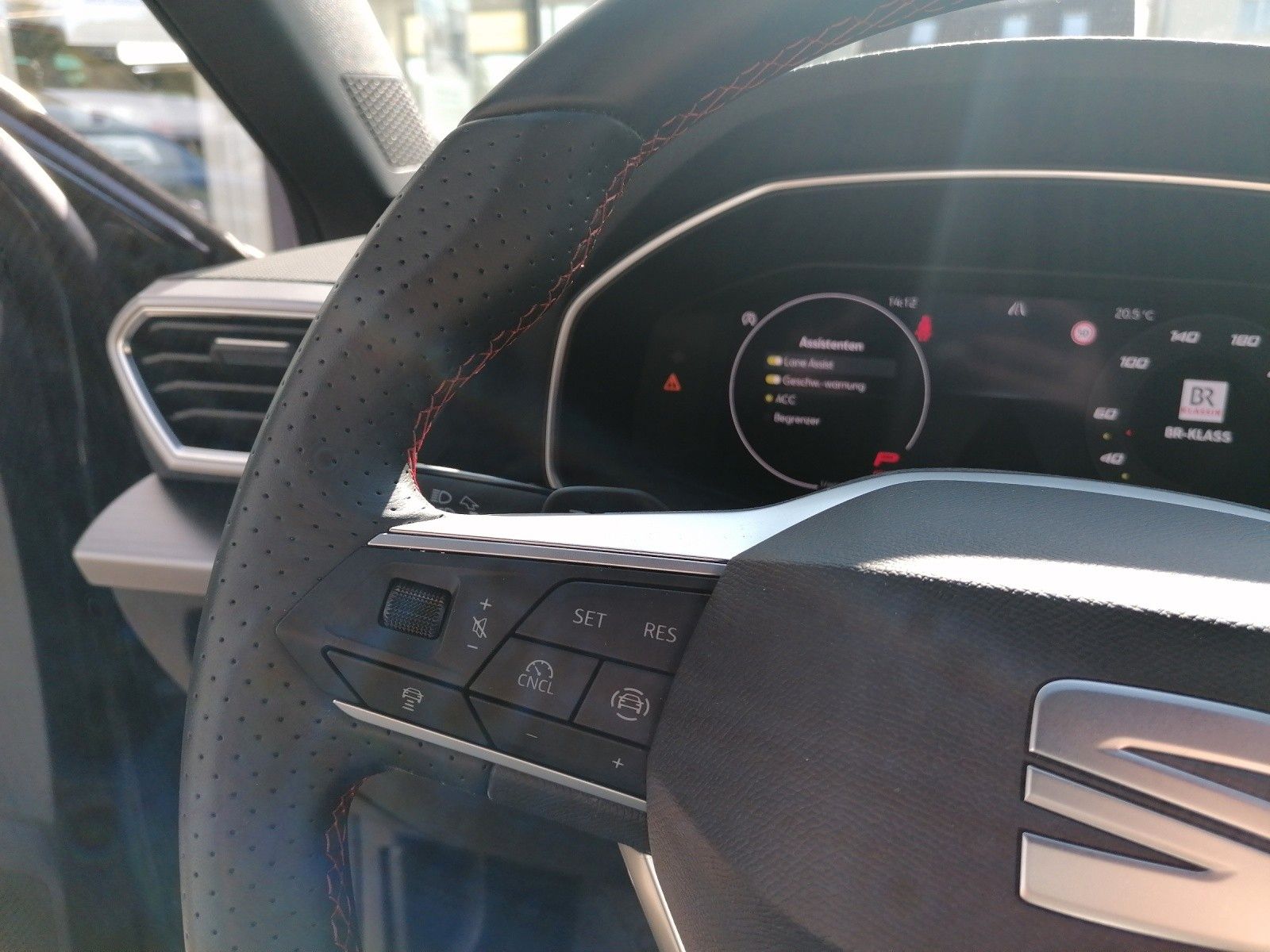 Fahrzeugabbildung SEAT Leon Sportstourer 2.0 TDI FR DSG AHK