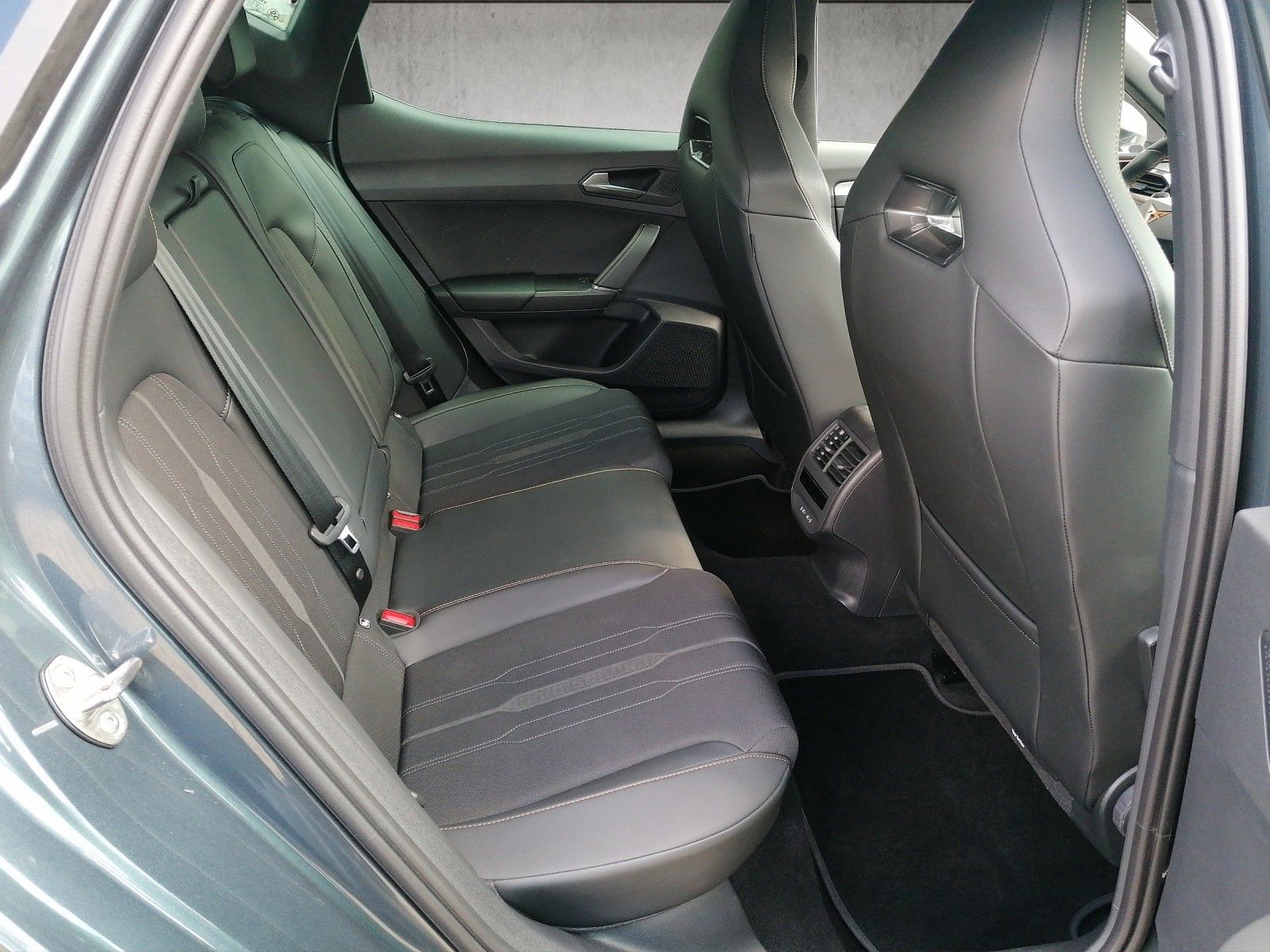 Fahrzeugabbildung CUPRA Leon 1.4 e-Hybrid DSG FAPXL FULL KAM