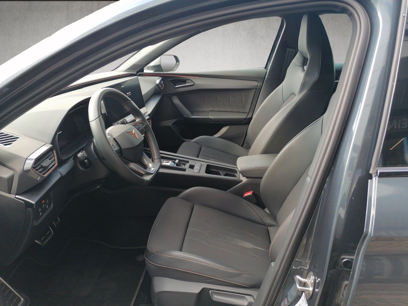 Fahrzeugabbildung CUPRA Leon 1.4 e-Hybrid DSG FAPXL FULL KAM