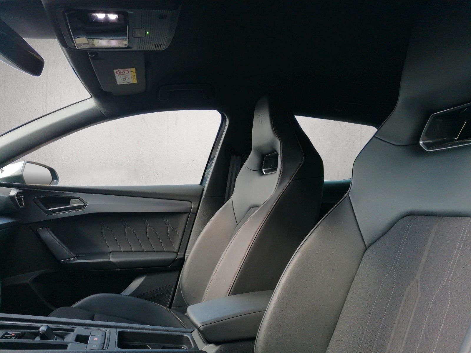 Fahrzeugabbildung CUPRA Leon 1.4 e-Hybrid DSG FAPXL FULL KAM