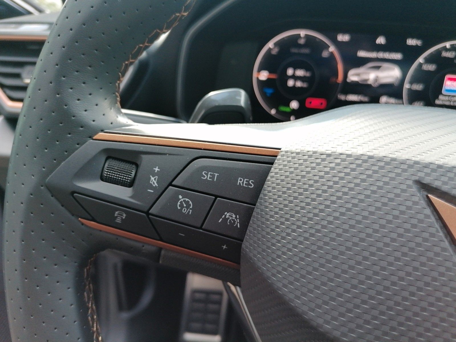 Fahrzeugabbildung CUPRA Leon 1.4 e-Hybrid DSG FAPXL FULL KAM