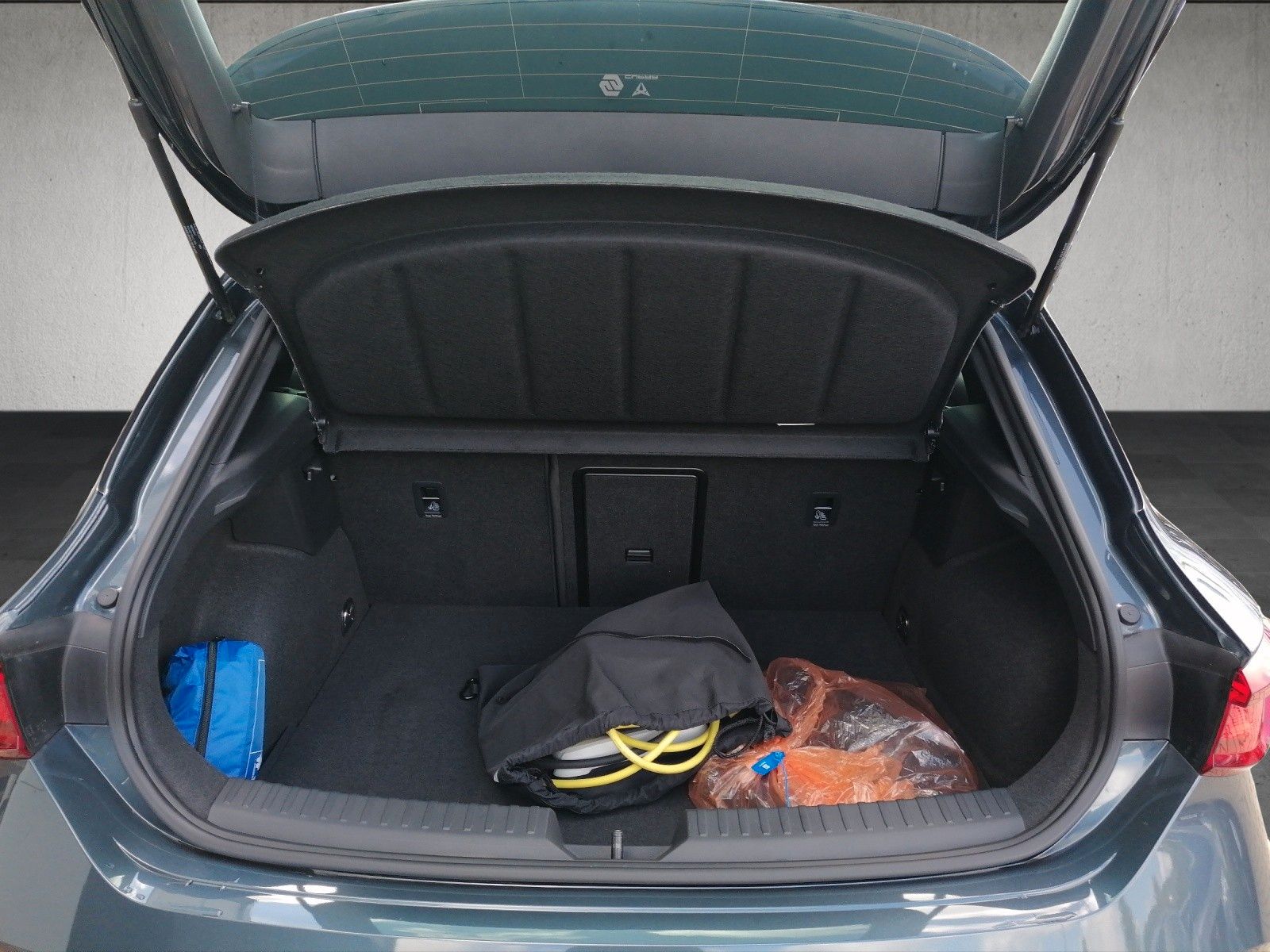 Fahrzeugabbildung CUPRA Leon 1.4 e-Hybrid DSG FAPXL FULL KAM