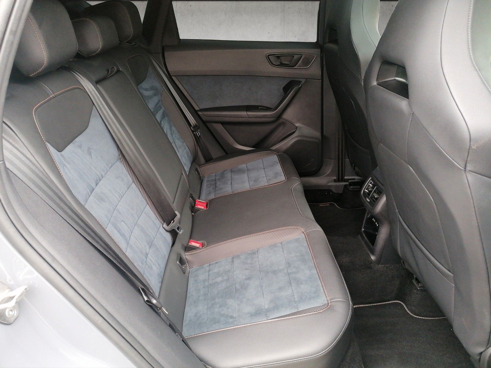 Fahrzeugabbildung CUPRA Ateca Limited Edition Akrapovic Carbon 4Drive