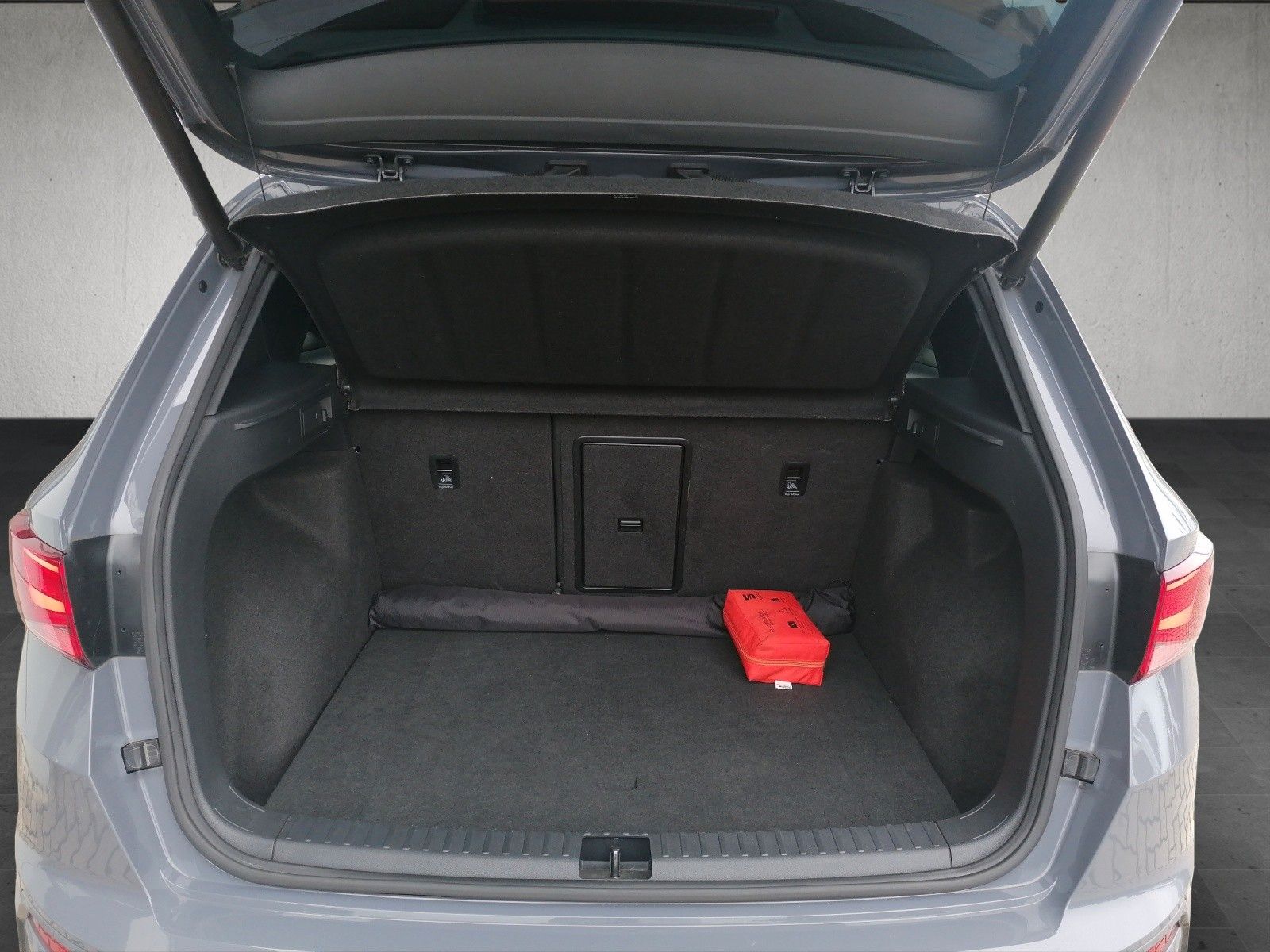 Fahrzeugabbildung CUPRA Ateca Limited Edition Akrapovic Carbon 4Drive