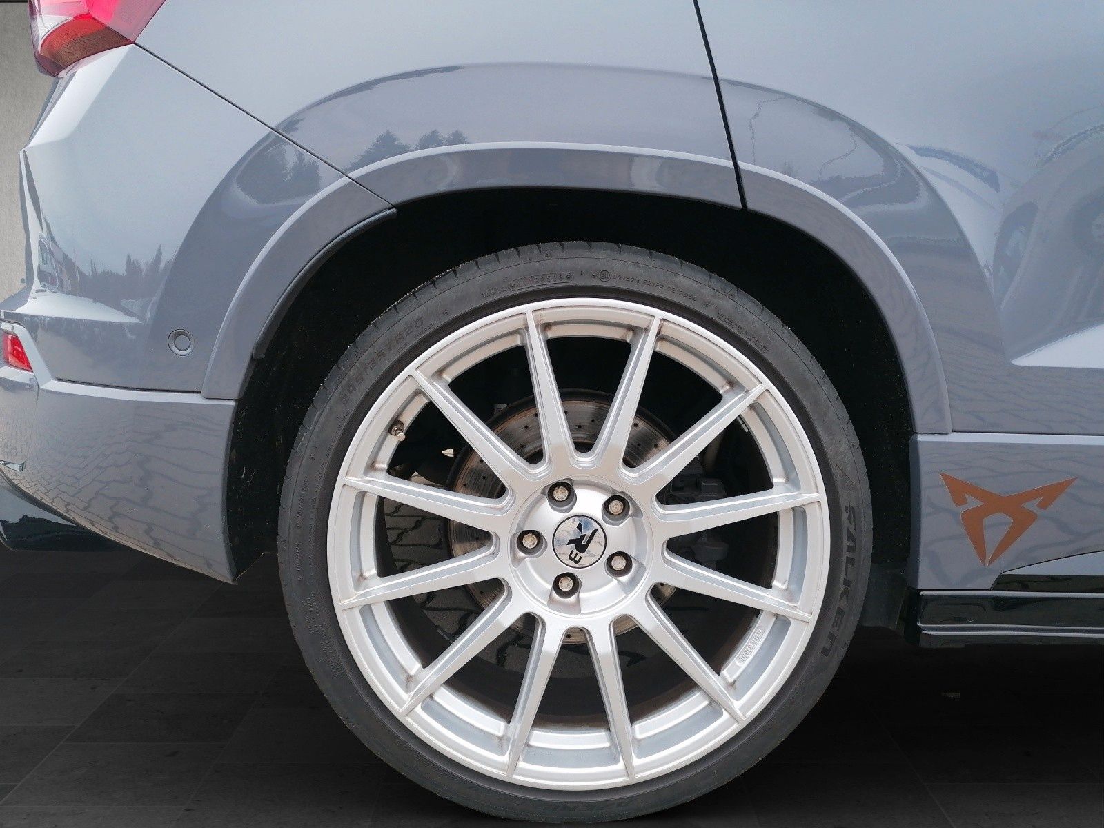 Fahrzeugabbildung CUPRA Ateca Limited Edition Akrapovic Carbon 4Drive