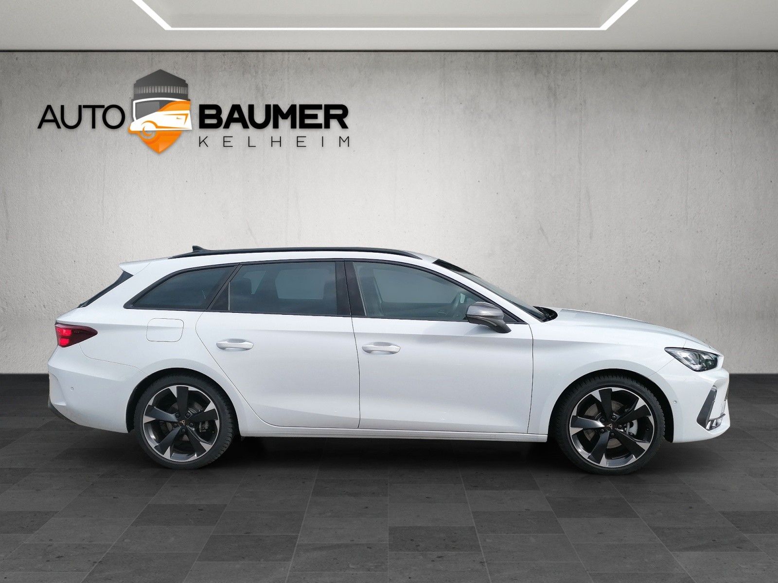 Fahrzeugabbildung CUPRA Leon Sportstourer 1.5 e-Hybrid AHK DYNAMIC