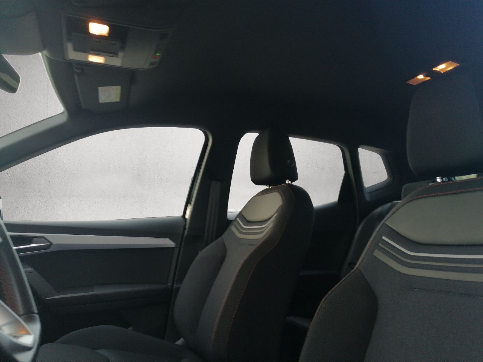 Fahrzeugabbildung SEAT Arona 1.5 TSI FR DSG GJR VC FAP XL