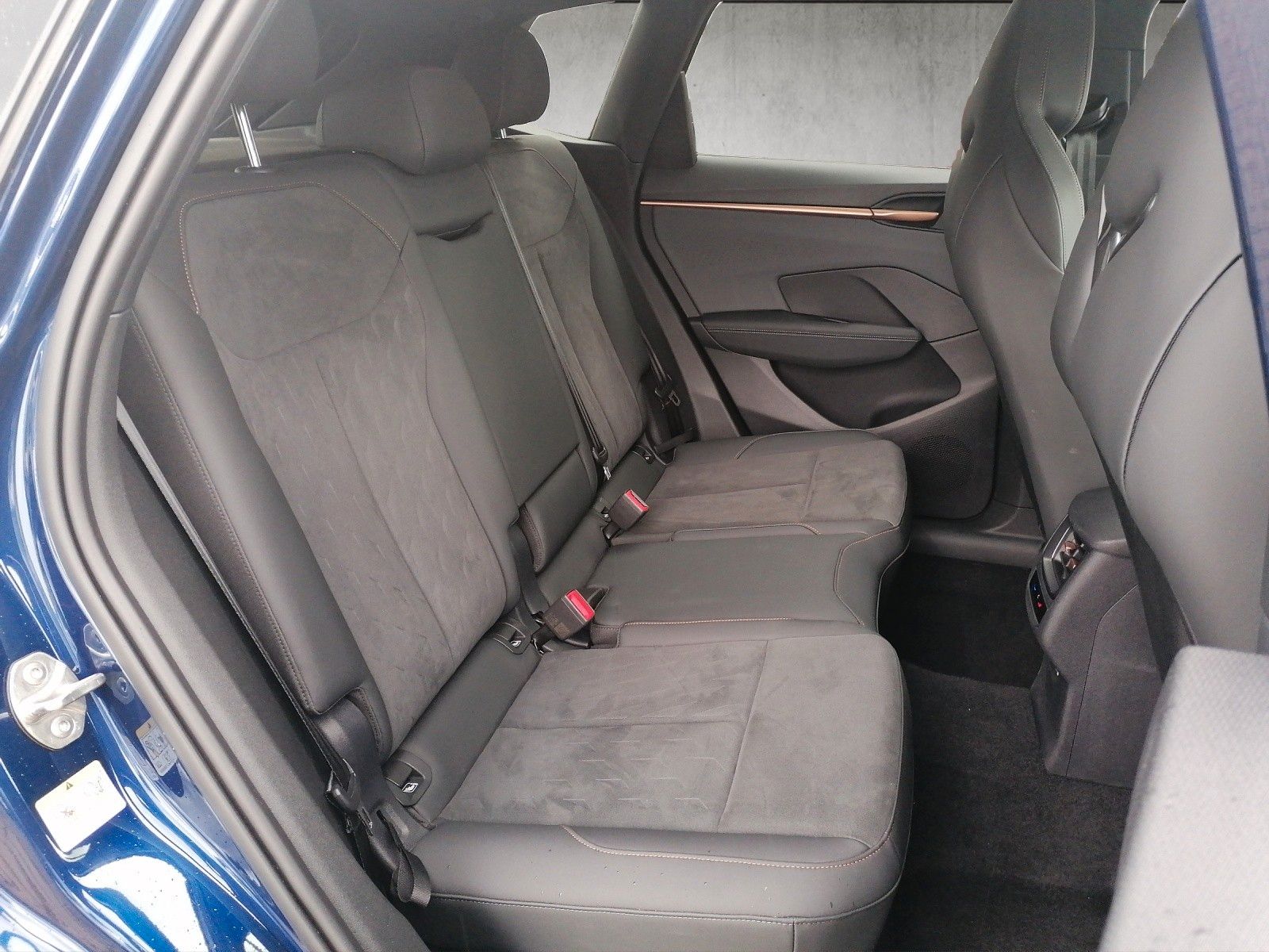 Fahrzeugabbildung CUPRA Terramar 1.5 eTSI DSG Dynamic Edge Digital Drive