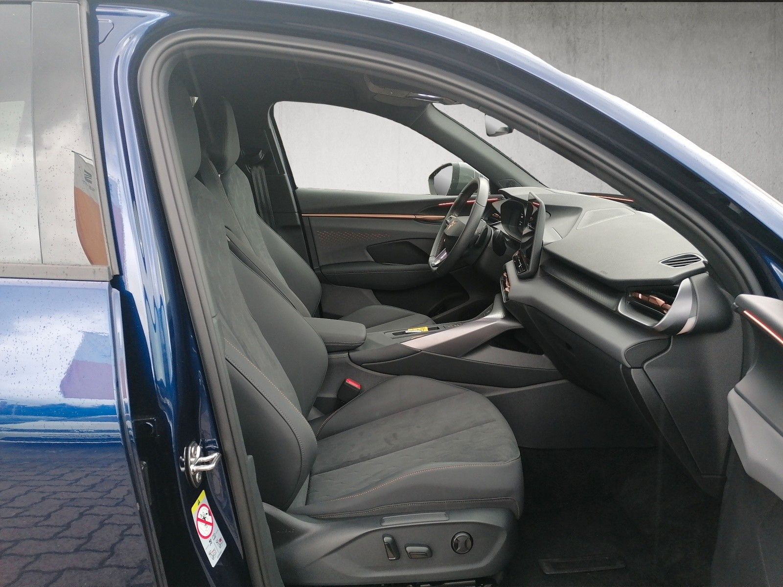 Fahrzeugabbildung CUPRA Terramar 1.5 eTSI DSG Dynamic Edge Digital Drive