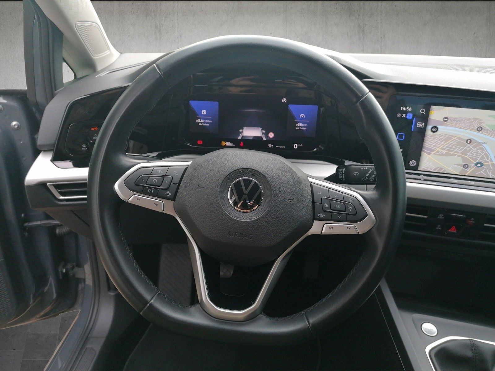 Fahrzeugabbildung Volkswagen Golf 1.5 TSI Life ACC NAVI APP CONNECT