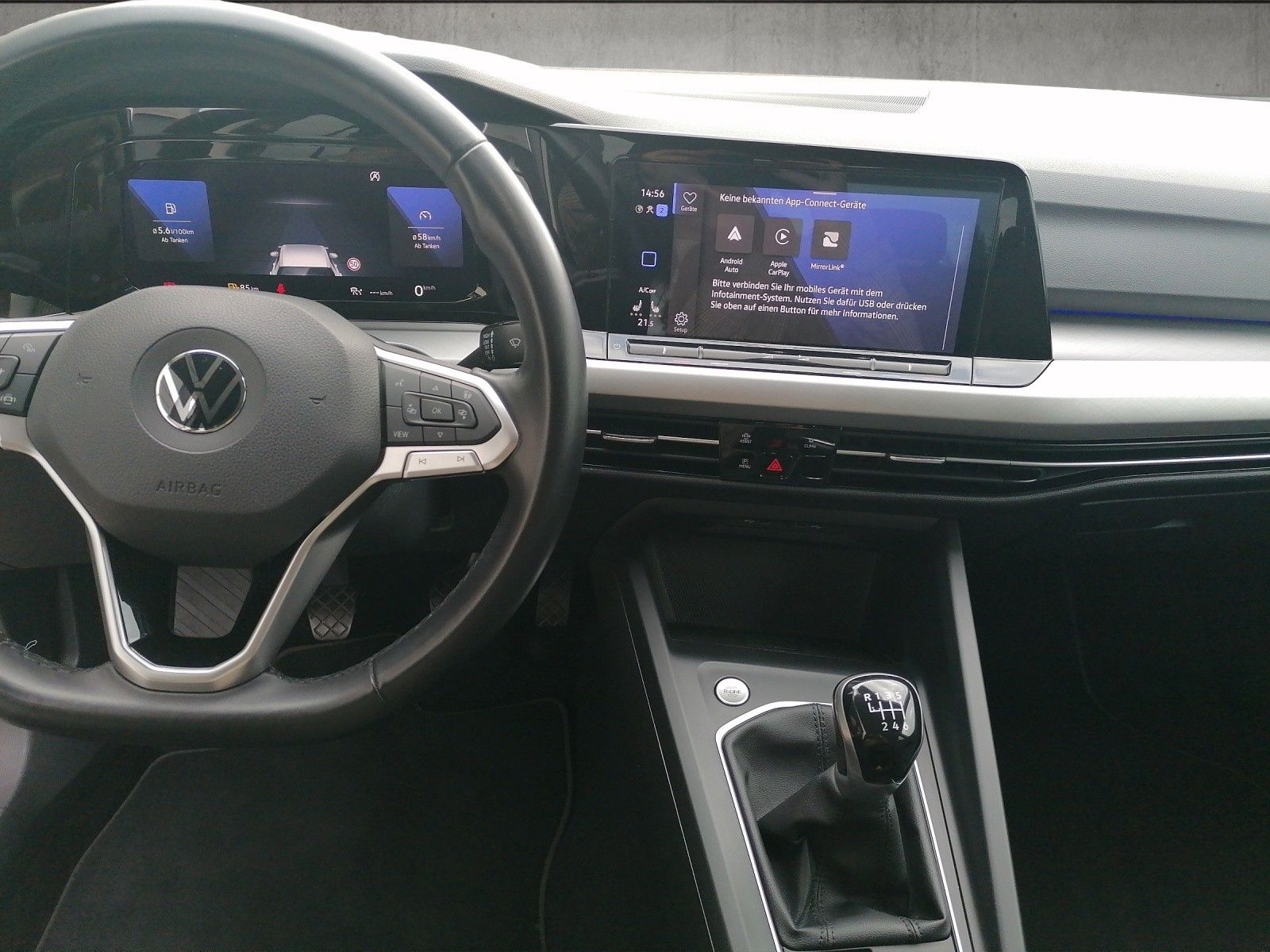 Fahrzeugabbildung Volkswagen Golf 1.5 TSI Life ACC NAVI APP CONNECT