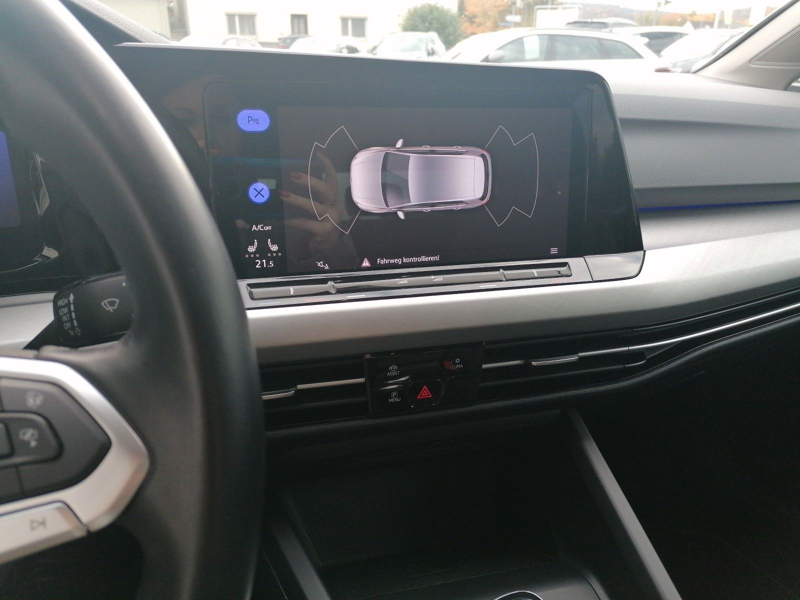 Fahrzeugabbildung Volkswagen Golf 1.5 TSI Life ACC NAVI APP CONNECT