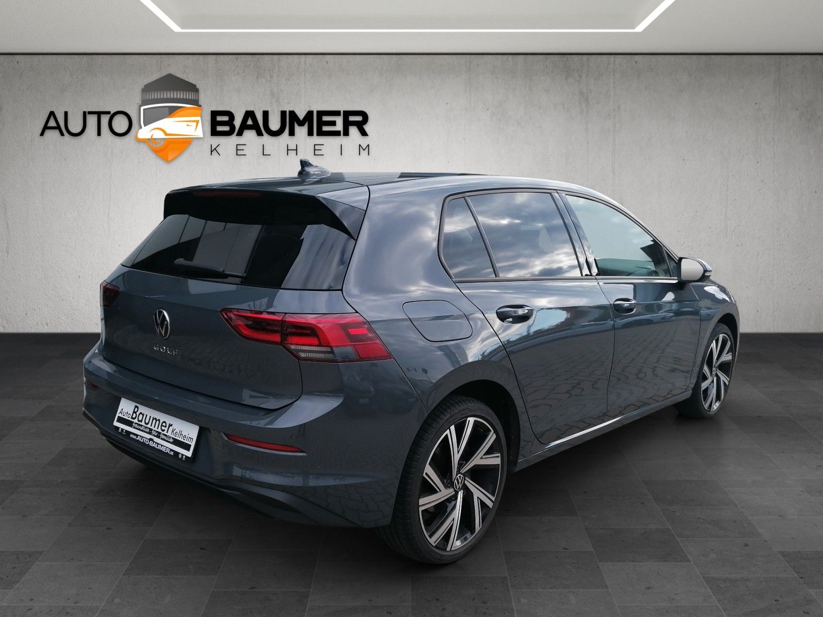 Fahrzeugabbildung Volkswagen Golf 1.5 TSI Life ACC NAVI APP CONNECT