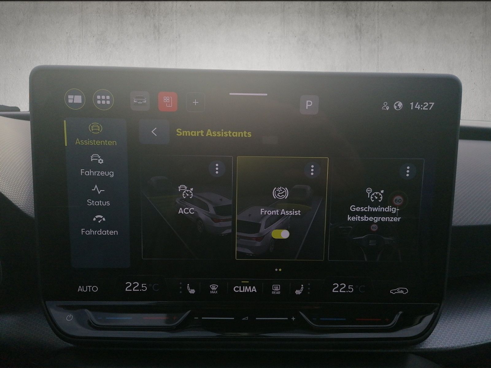 Fahrzeugabbildung SEAT Leon Sportstourer 1.5 eTSI DSG Road Edition