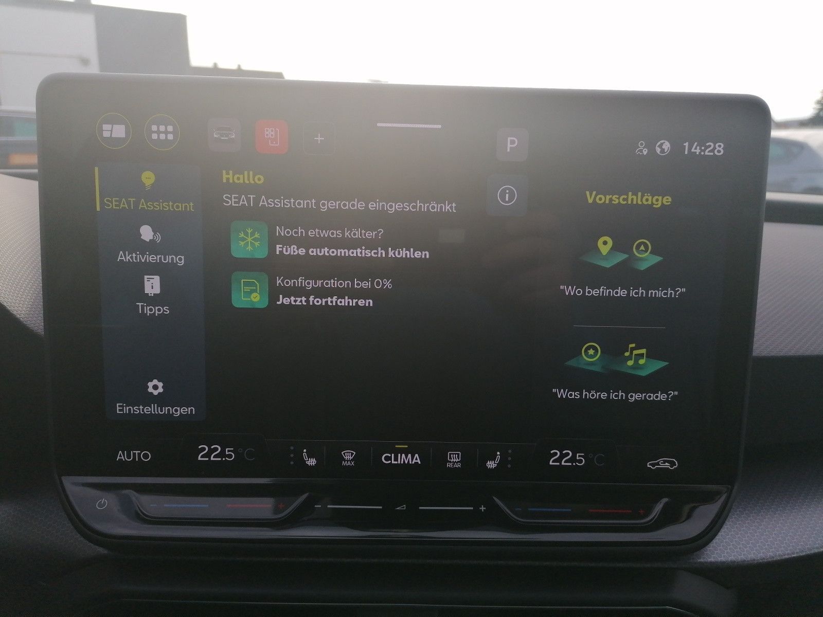 Fahrzeugabbildung SEAT Leon Sportstourer 1.5 eTSI DSG Road Edition