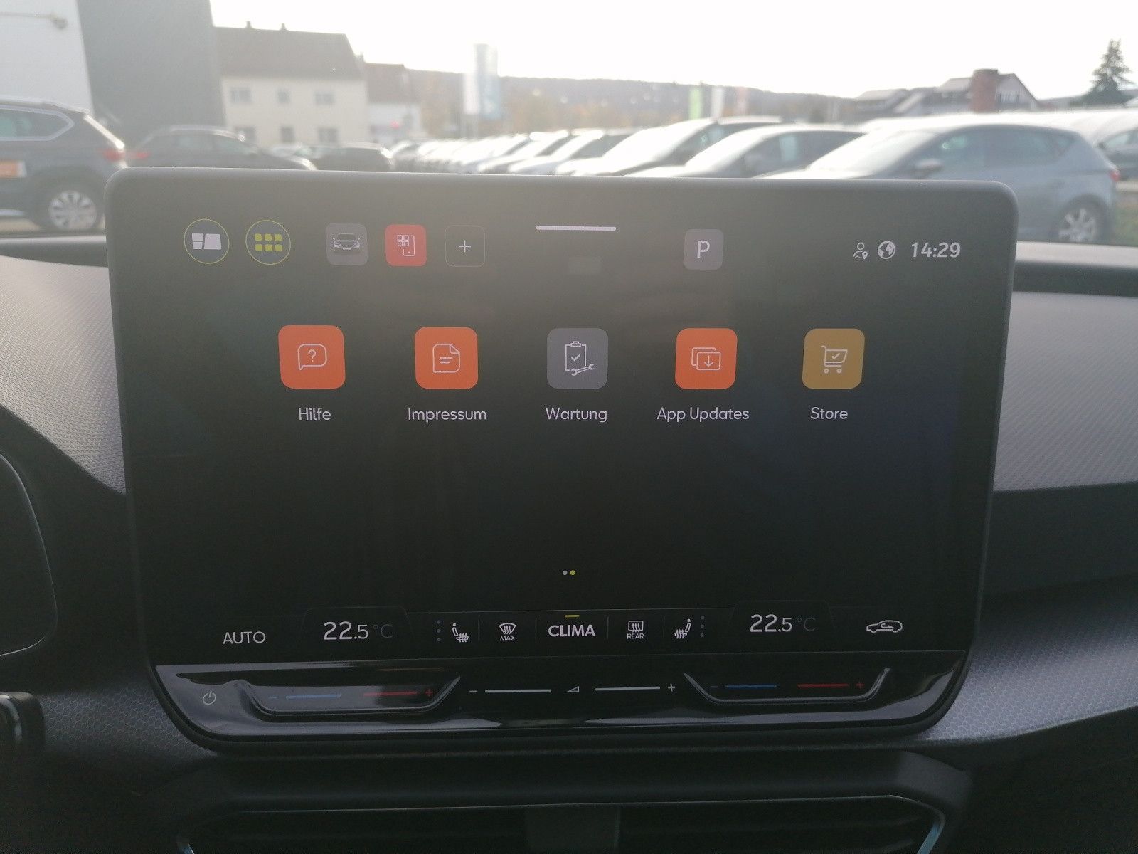 Fahrzeugabbildung SEAT Leon Sportstourer 1.5 eTSI DSG Road Edition