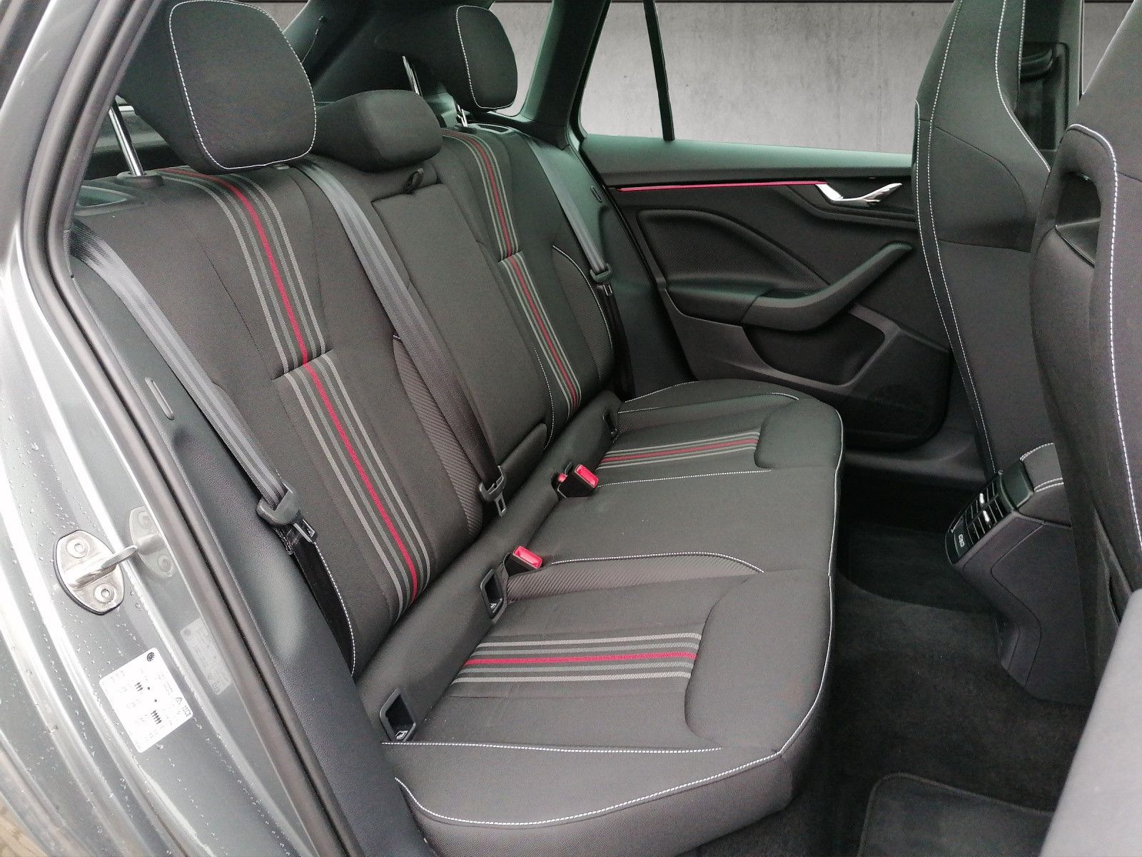 Fahrzeugabbildung SKODA Kamiq 1.5 TSI DSG Monte Carlo AHK beh WSS 5J GAR