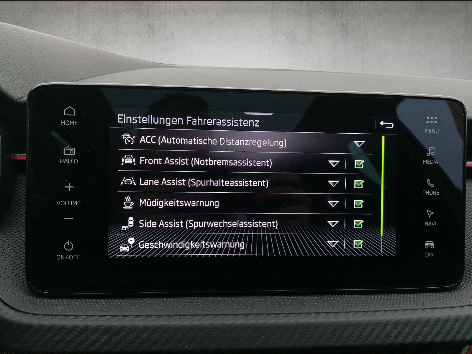 Fahrzeugabbildung SKODA Kamiq 1.5 TSI DSG Monte Carlo AHK beh WSS 5J GAR