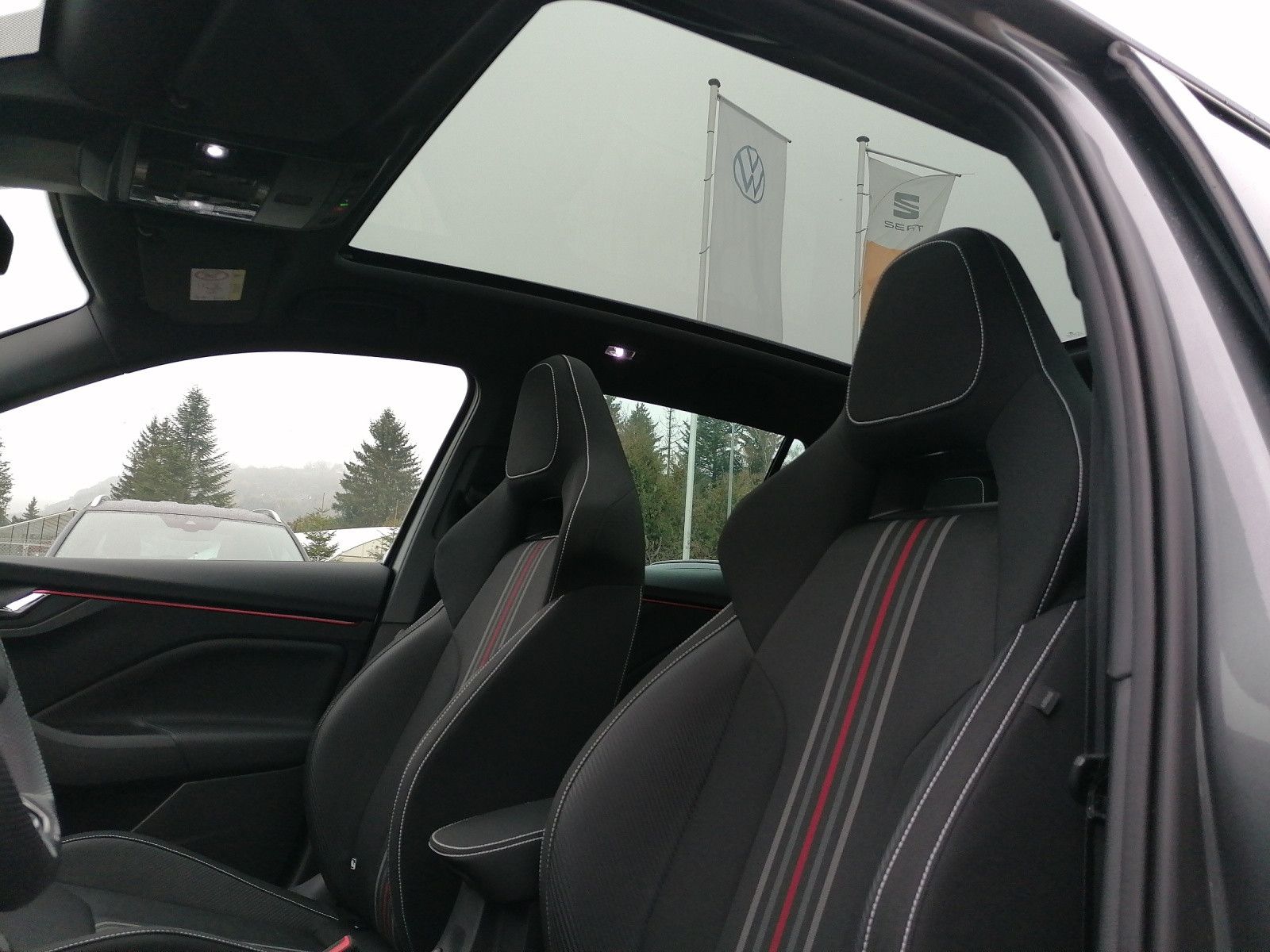 Fahrzeugabbildung SKODA Kamiq 1.5 TSI DSG Monte Carlo AHK beh WSS 5J GAR