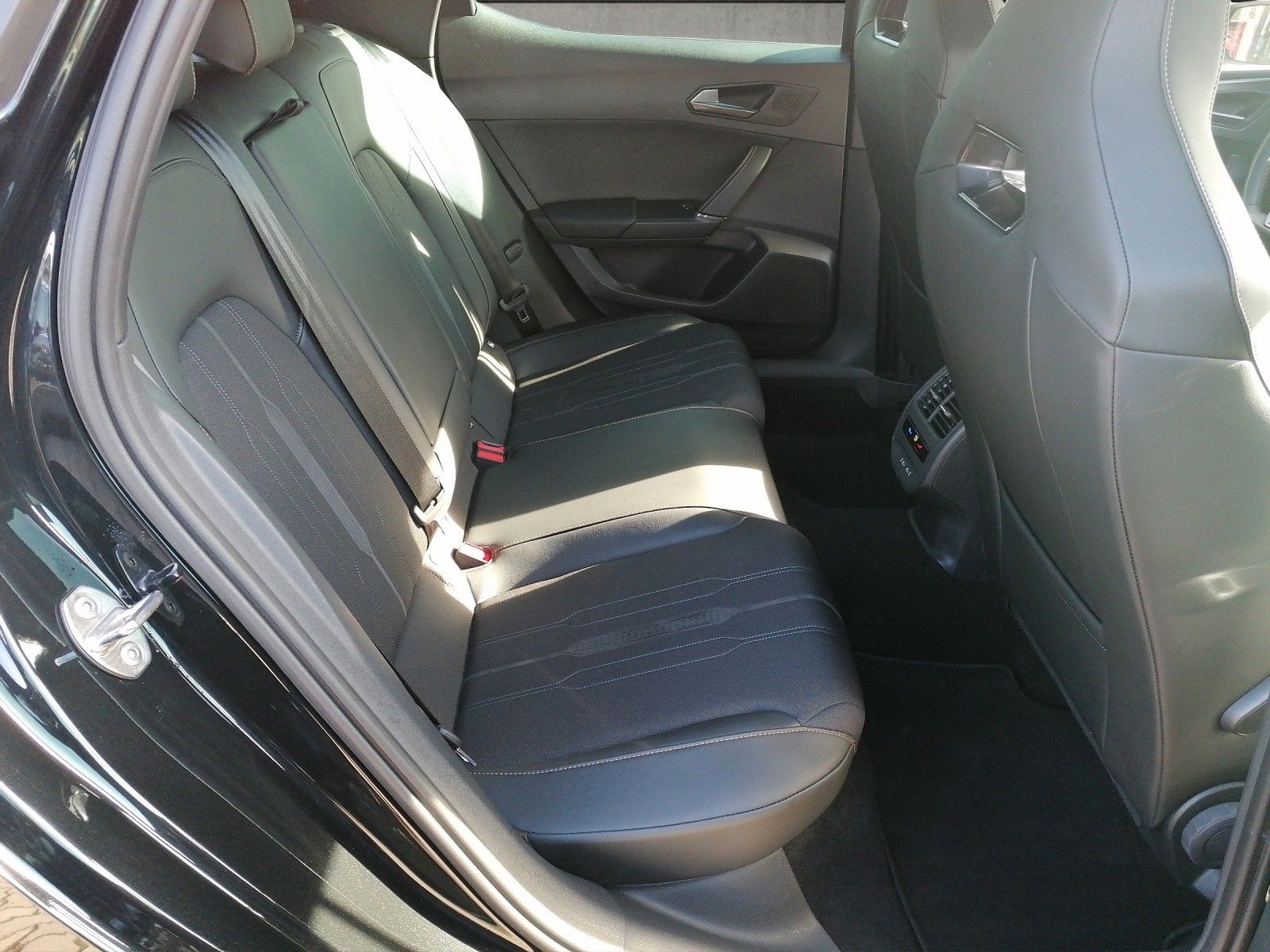 Fahrzeugabbildung CUPRA Leon 2.0 TSI DSG FAP XL el.Sitz