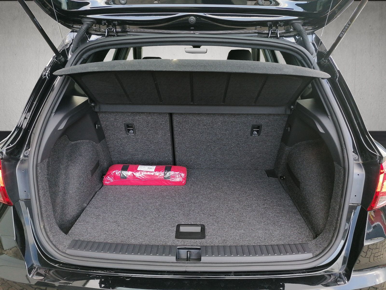 Fahrzeugabbildung SEAT Arona 1.5 TSI FR DSG GJR VC FAP XL