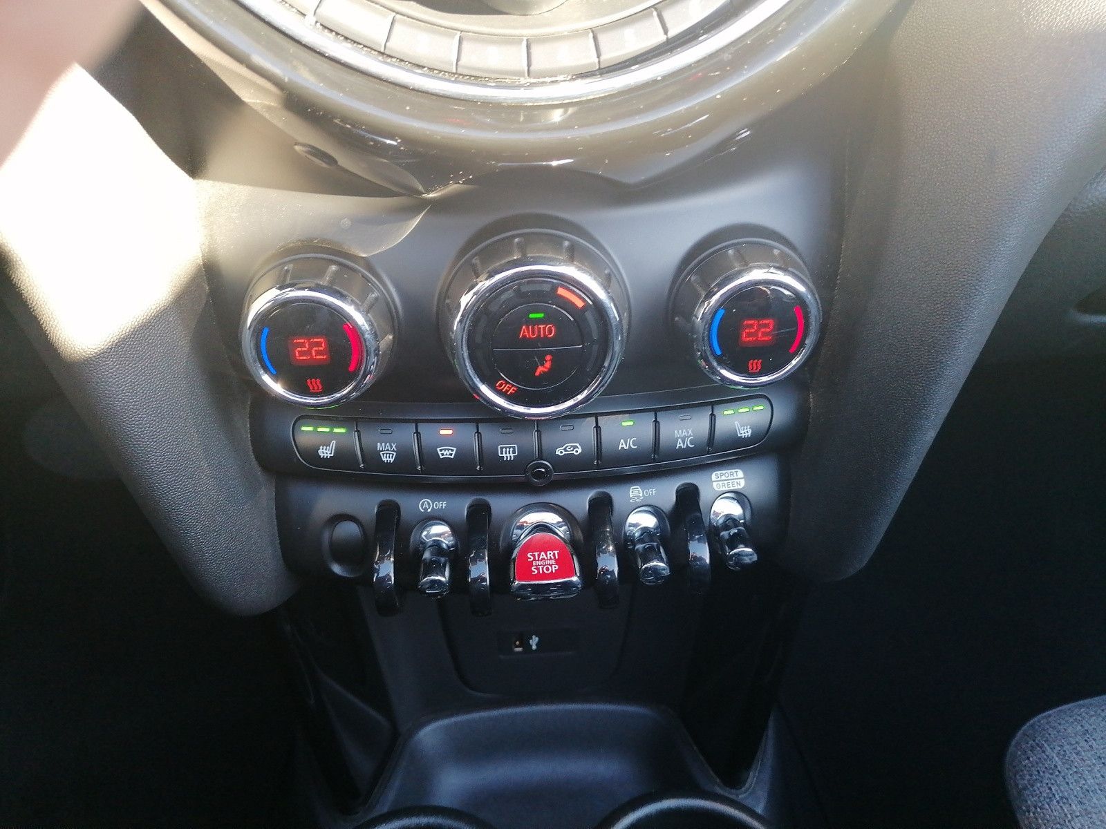 Fahrzeugabbildung MINI Cooper Cabrio CHILI NAVI LED GRA