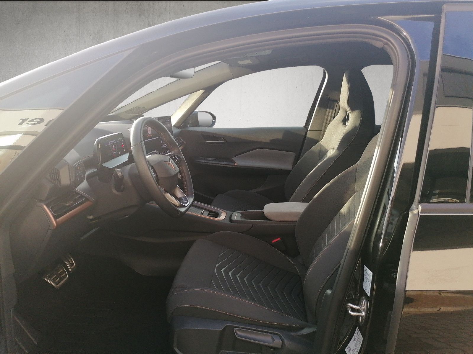 Fahrzeugabbildung CUPRA Born 77kW 231PS Below Zero HEAT PUMP PILOT M 5J