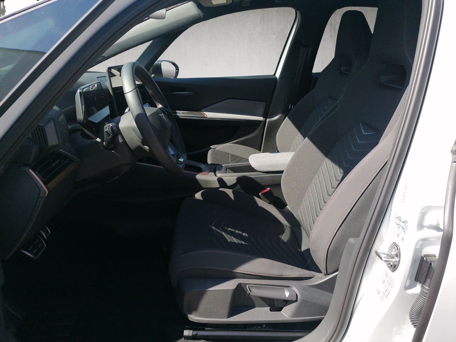 Fahrzeugabbildung CUPRA Born 77kW 231PS Below Zero HEAT PUMP PILOT M 5J