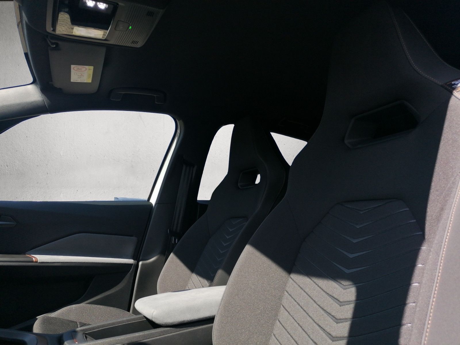 Fahrzeugabbildung CUPRA Born 77kW 231PS Below Zero HEAT PUMP PILOT M 5J