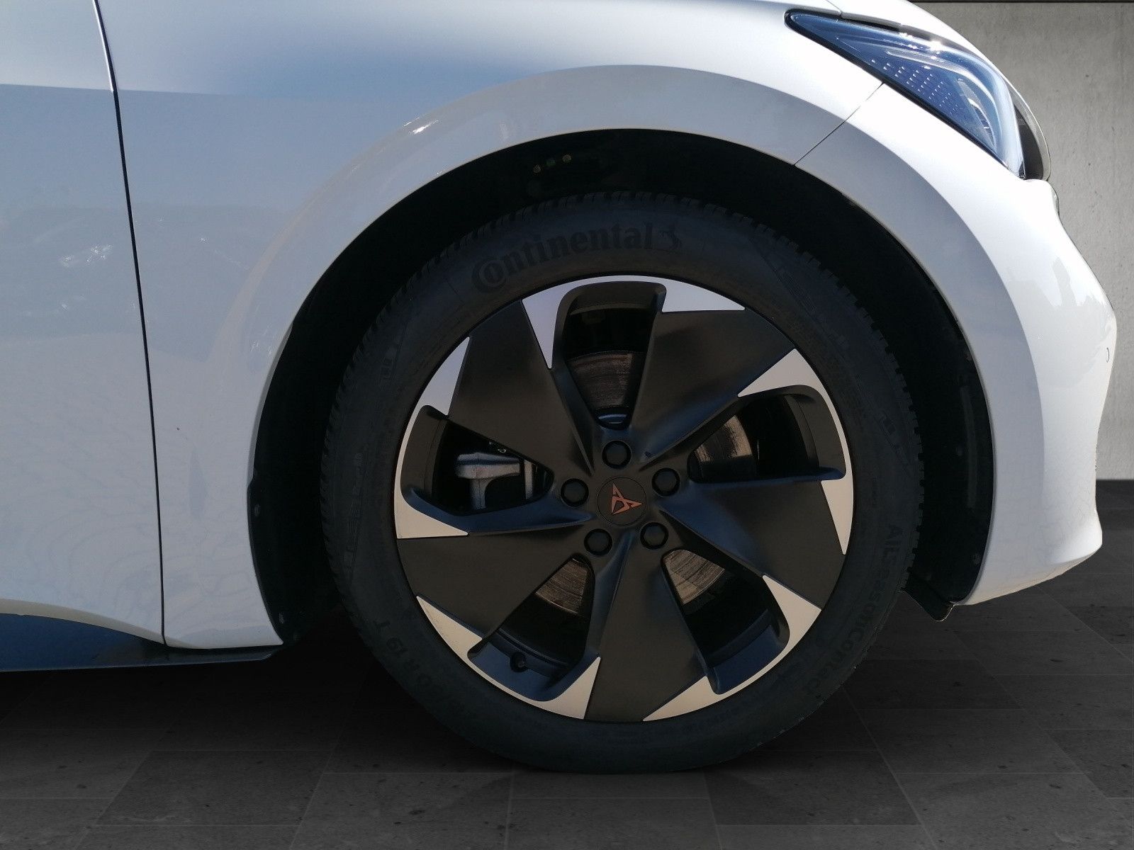 Fahrzeugabbildung CUPRA Born 77kW 231PS Below Zero HEAT PUMP PILOT M 5J