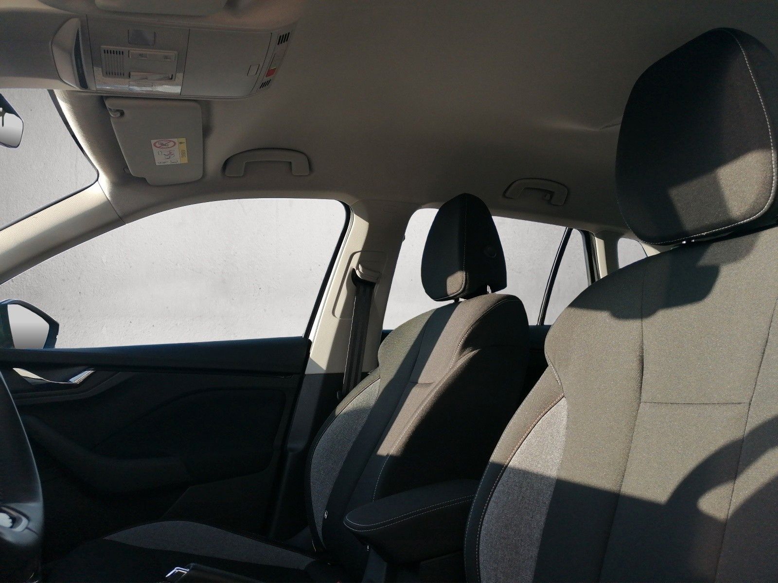 Fahrzeugabbildung SKODA Kamiq 1.5 Selection DSG FAP Plus Kessy bhz Front