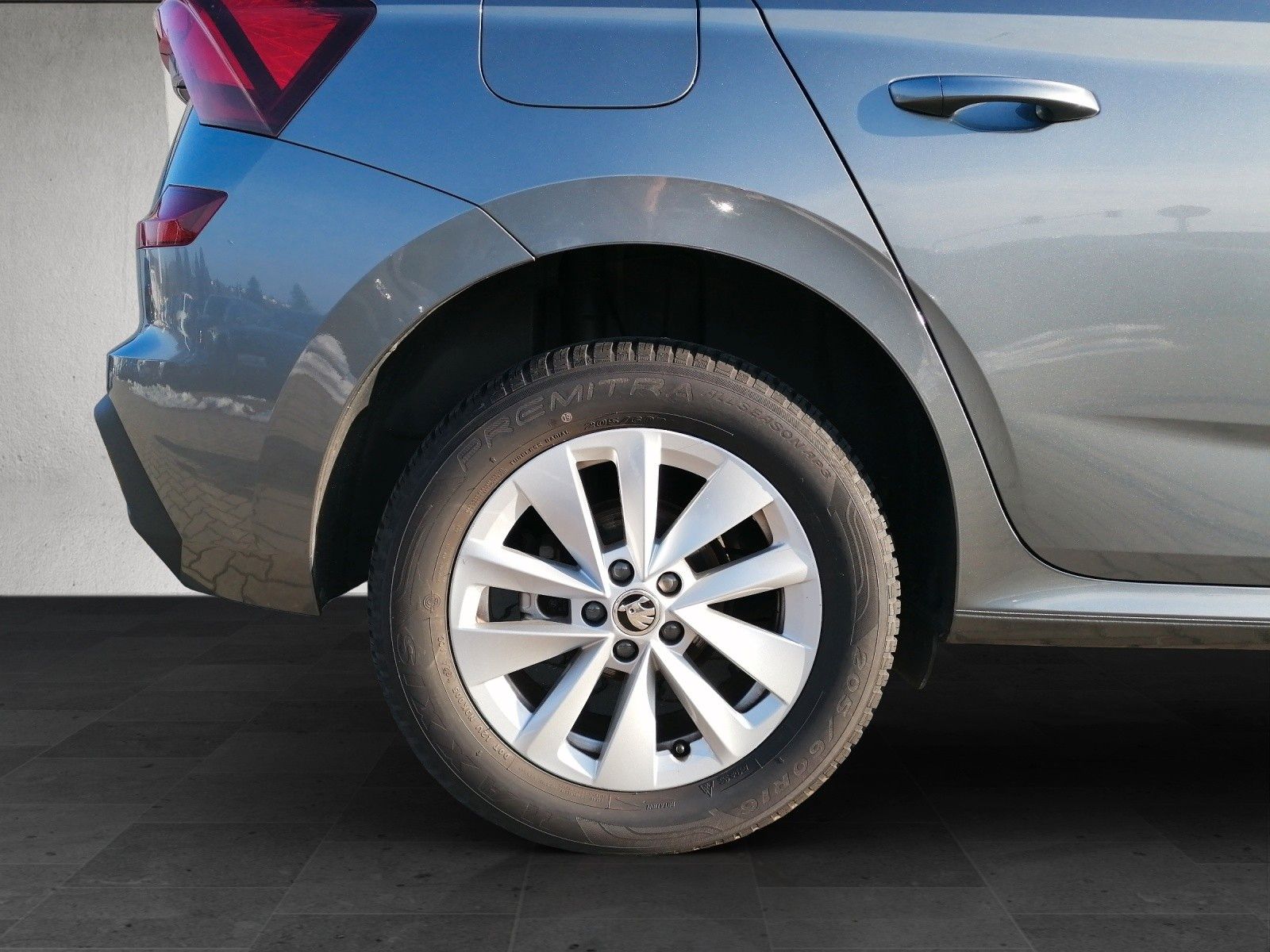 Fahrzeugabbildung SKODA Kamiq 1.5 Selection DSG FAP Plus Kessy bhz Front