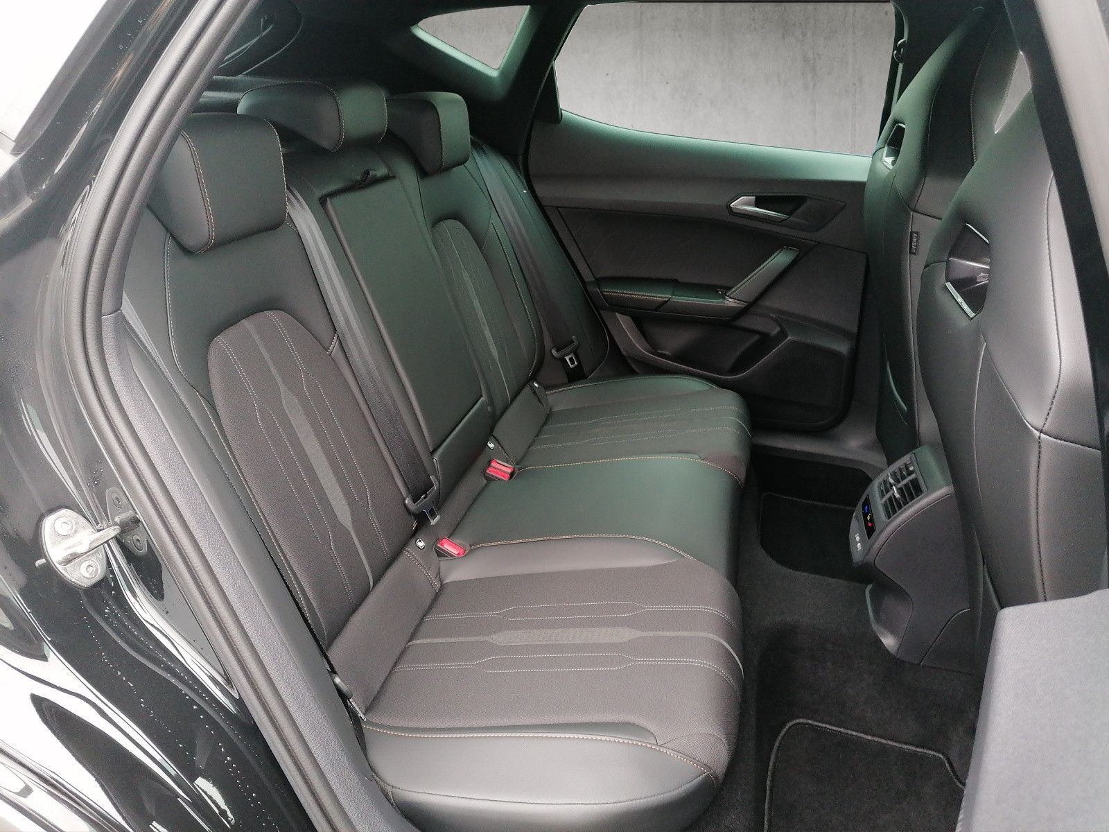 Fahrzeugabbildung CUPRA Formentor 1.4  e-Hybrid VZ AHK FAP XL elHK