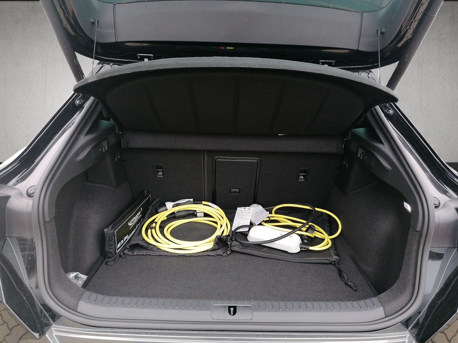 Fahrzeugabbildung CUPRA Formentor 1.4  e-Hybrid VZ AHK FAP XL elHK