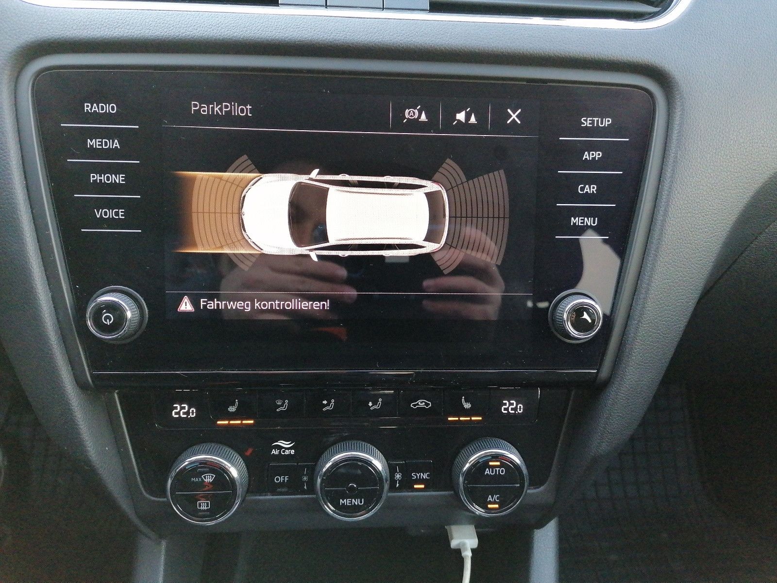 Fahrzeugabbildung SKODA Octavia Combi 1.4 TSI Ambition Smart Link AHK