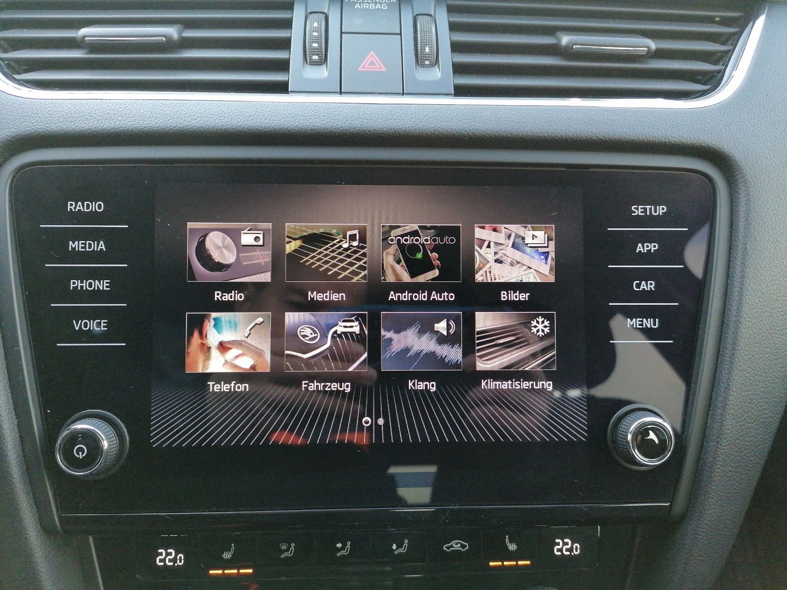 Fahrzeugabbildung SKODA Octavia Combi 1.4 TSI Ambition Smart Link AHK