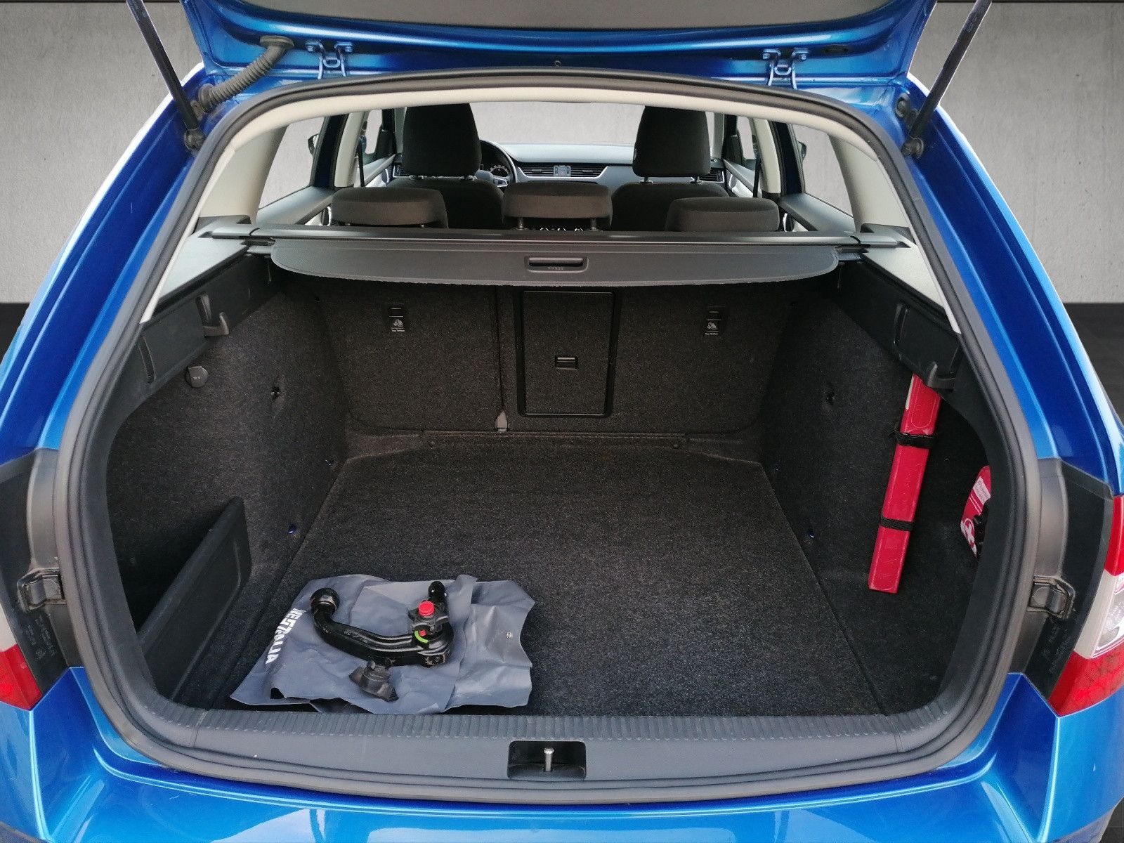 Fahrzeugabbildung SKODA Octavia Combi 1.4 TSI Ambition Smart Link AHK