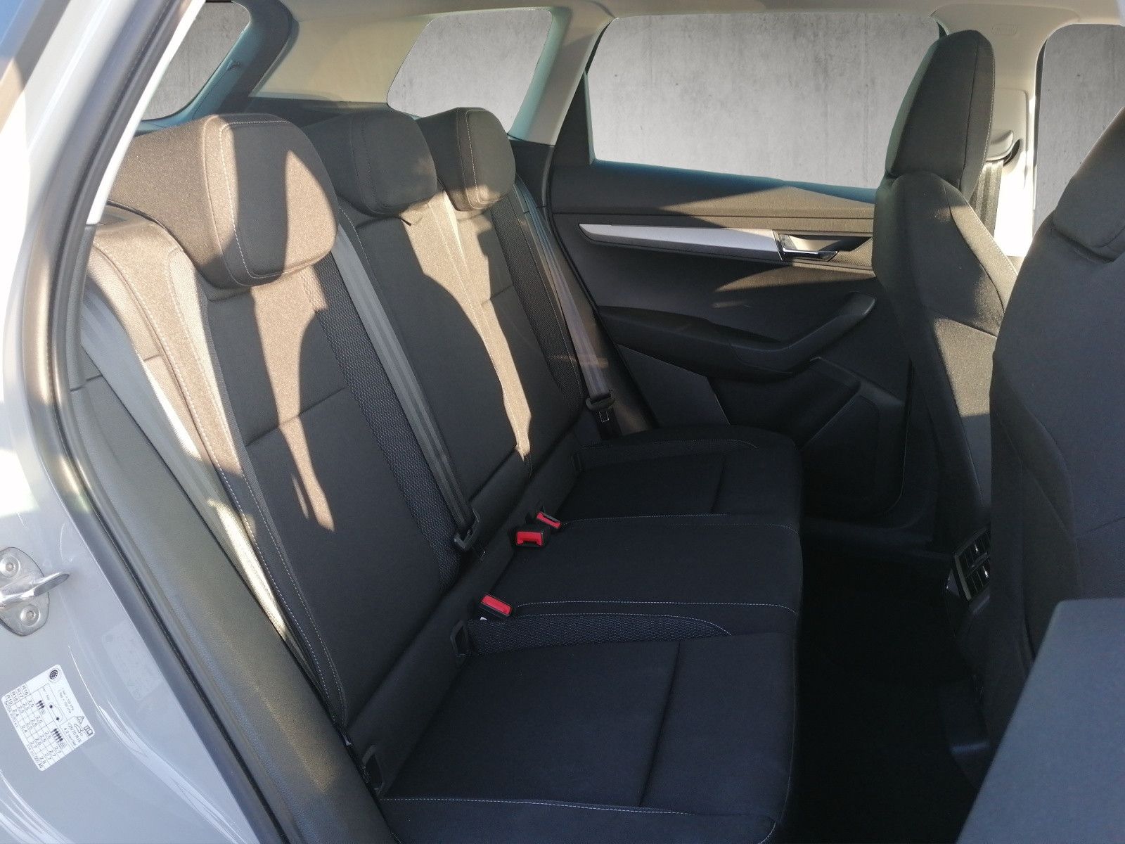 Fahrzeugabbildung SKODA Karoq 1.5 TSI DSG PANO AHK MATRIX elHK