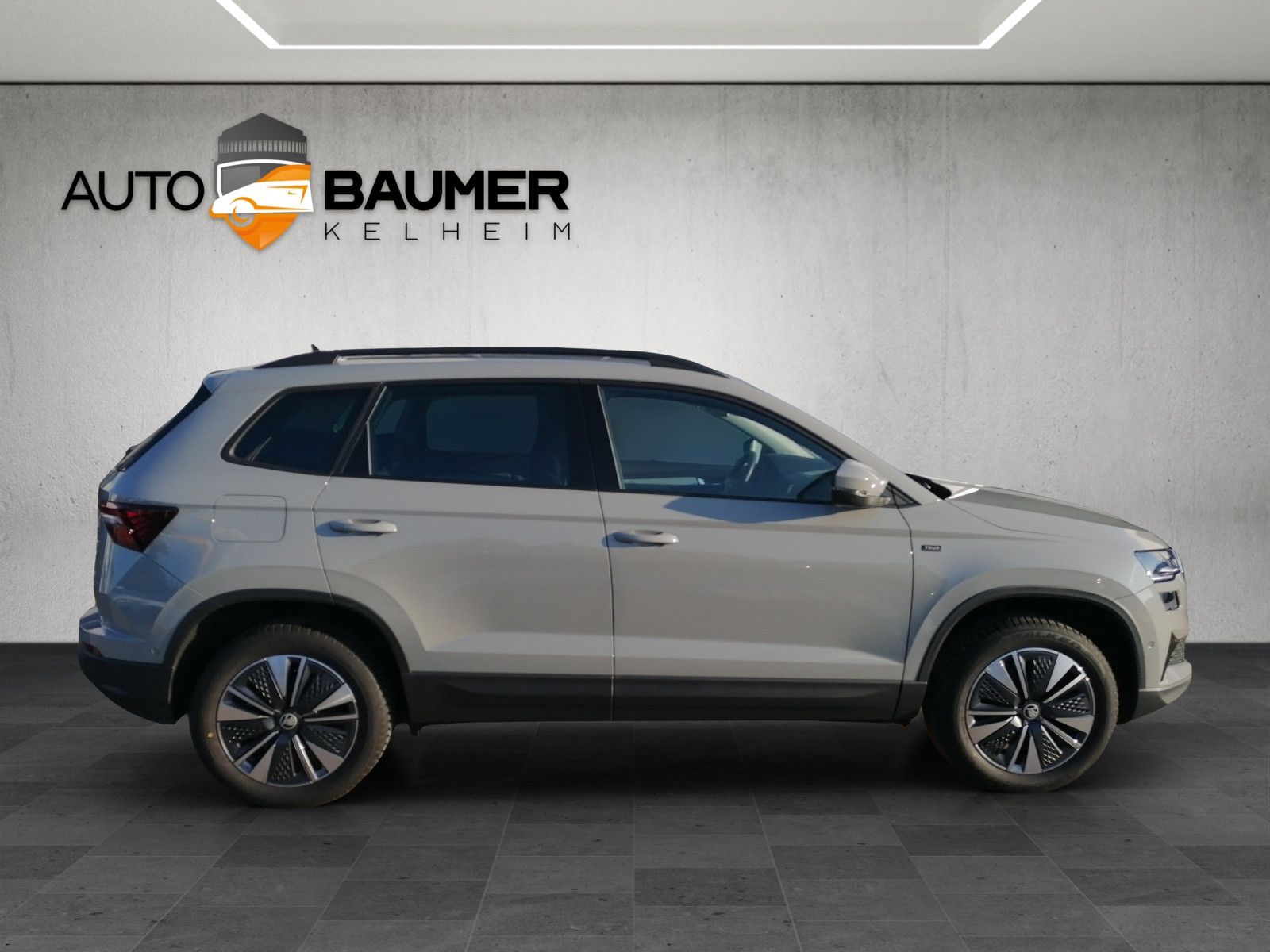 Fahrzeugabbildung SKODA Karoq 1.5 TSI DSG PANO AHK MATRIX elHK