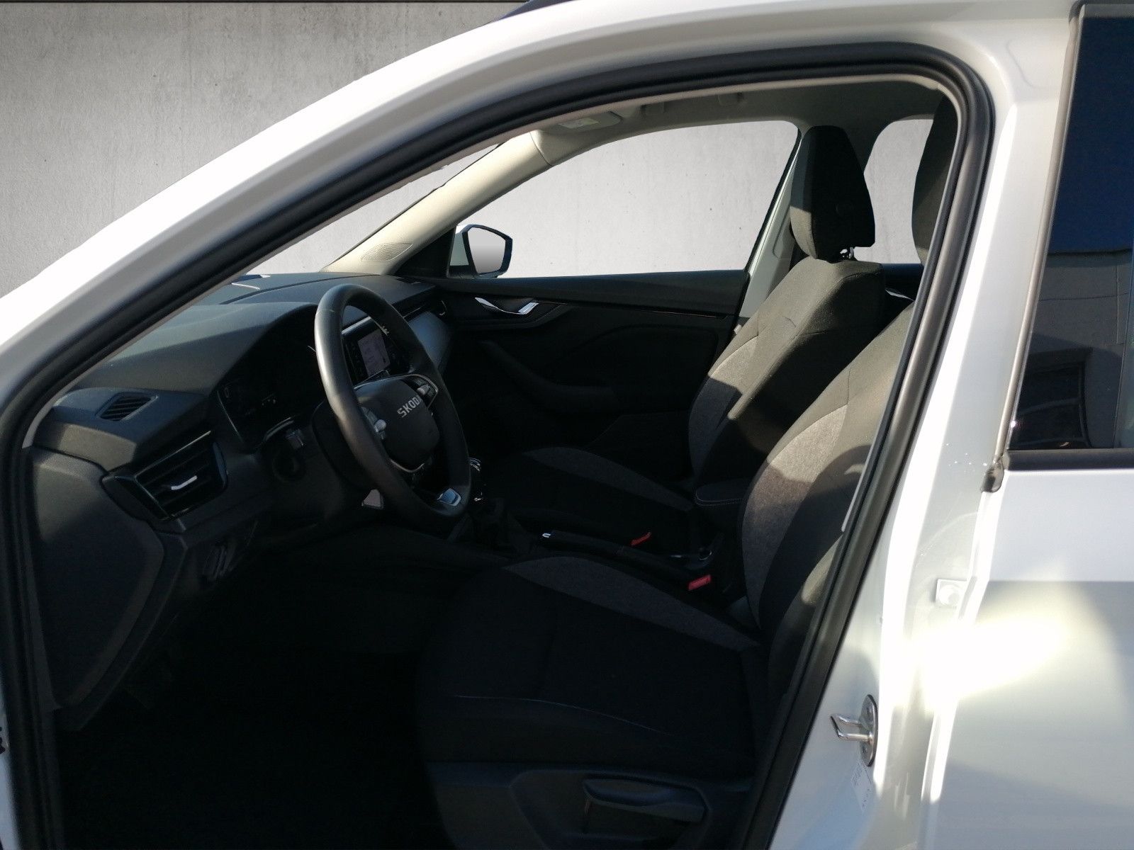 Fahrzeugabbildung SKODA Kamiq 1.0 TSI DSG AHK SmartLink PDC hi SHZ