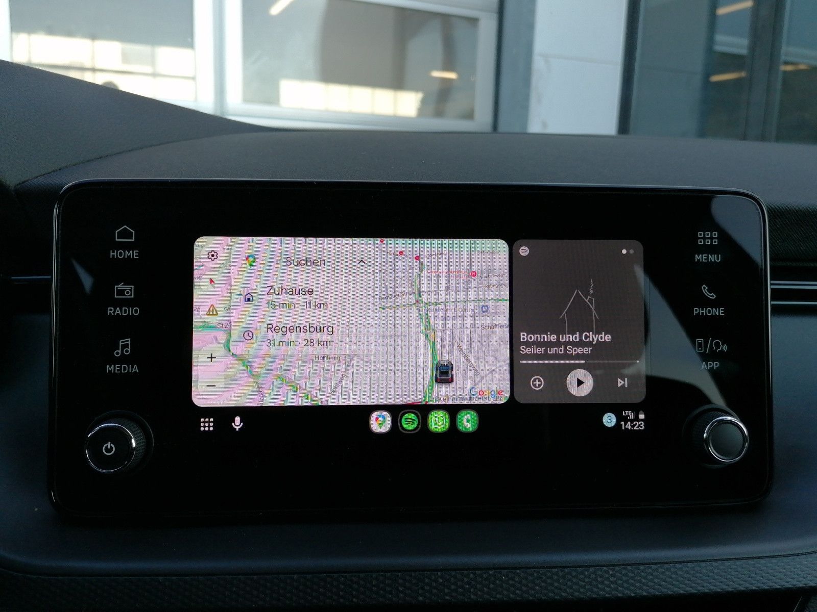 Fahrzeugabbildung SKODA Kamiq 1.0 TSI DSG AHK SmartLink PDC hi SHZ