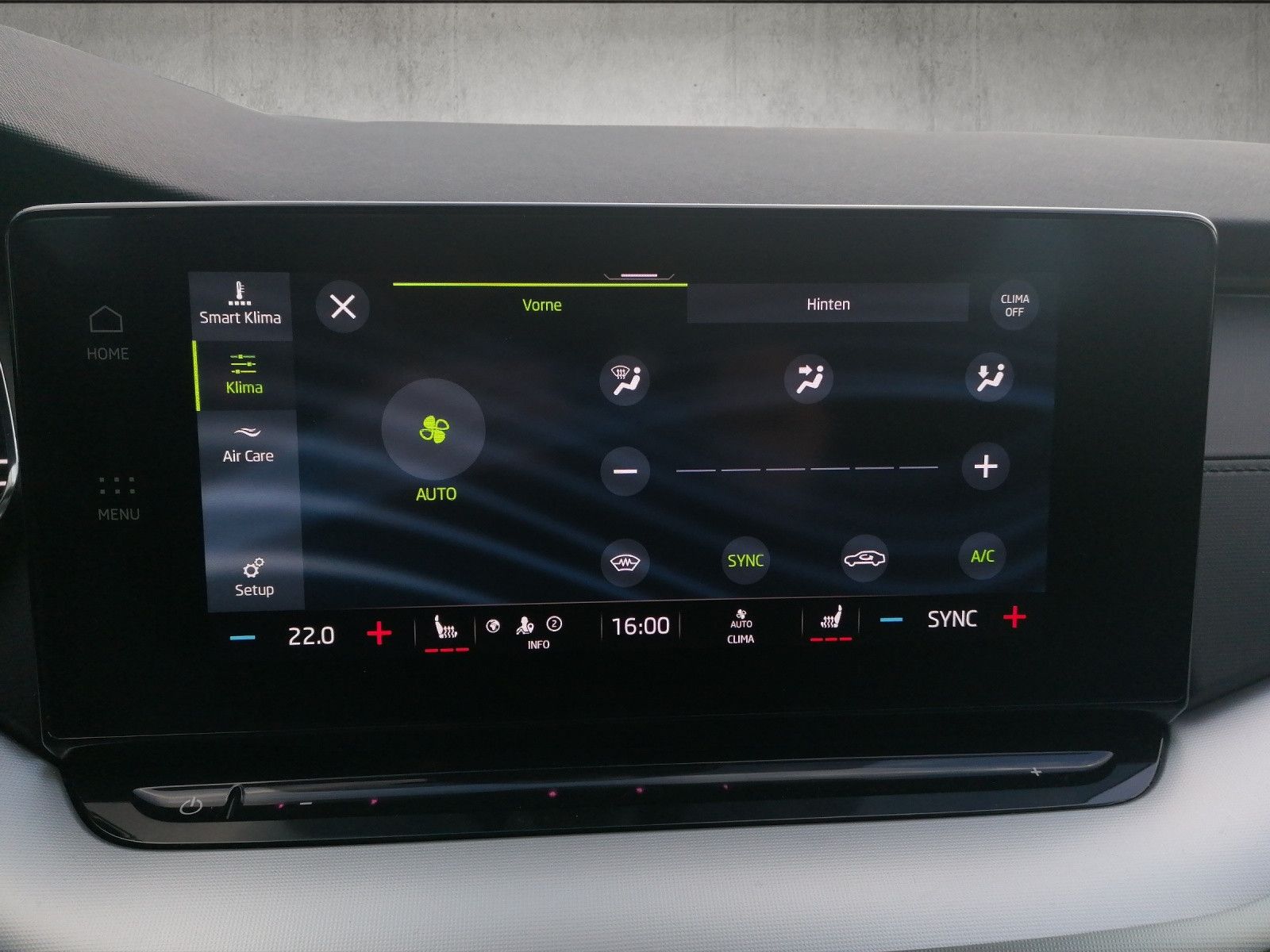 Fahrzeugabbildung SKODA Octavia Combi iV AHK beh Front 18 Zoll GAR 11/28