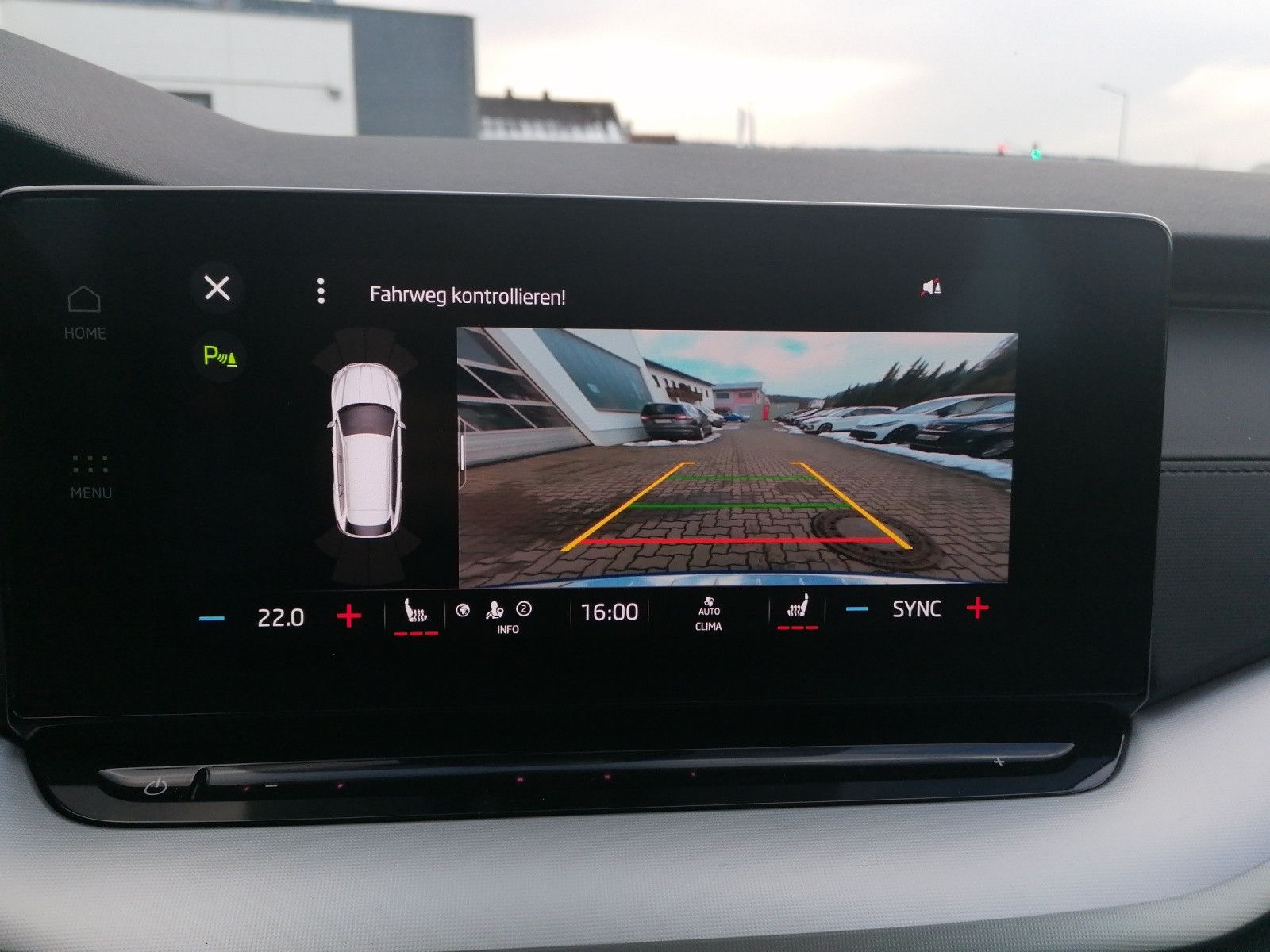 Fahrzeugabbildung SKODA Octavia Combi iV AHK beh Front 18 Zoll GAR 11/28