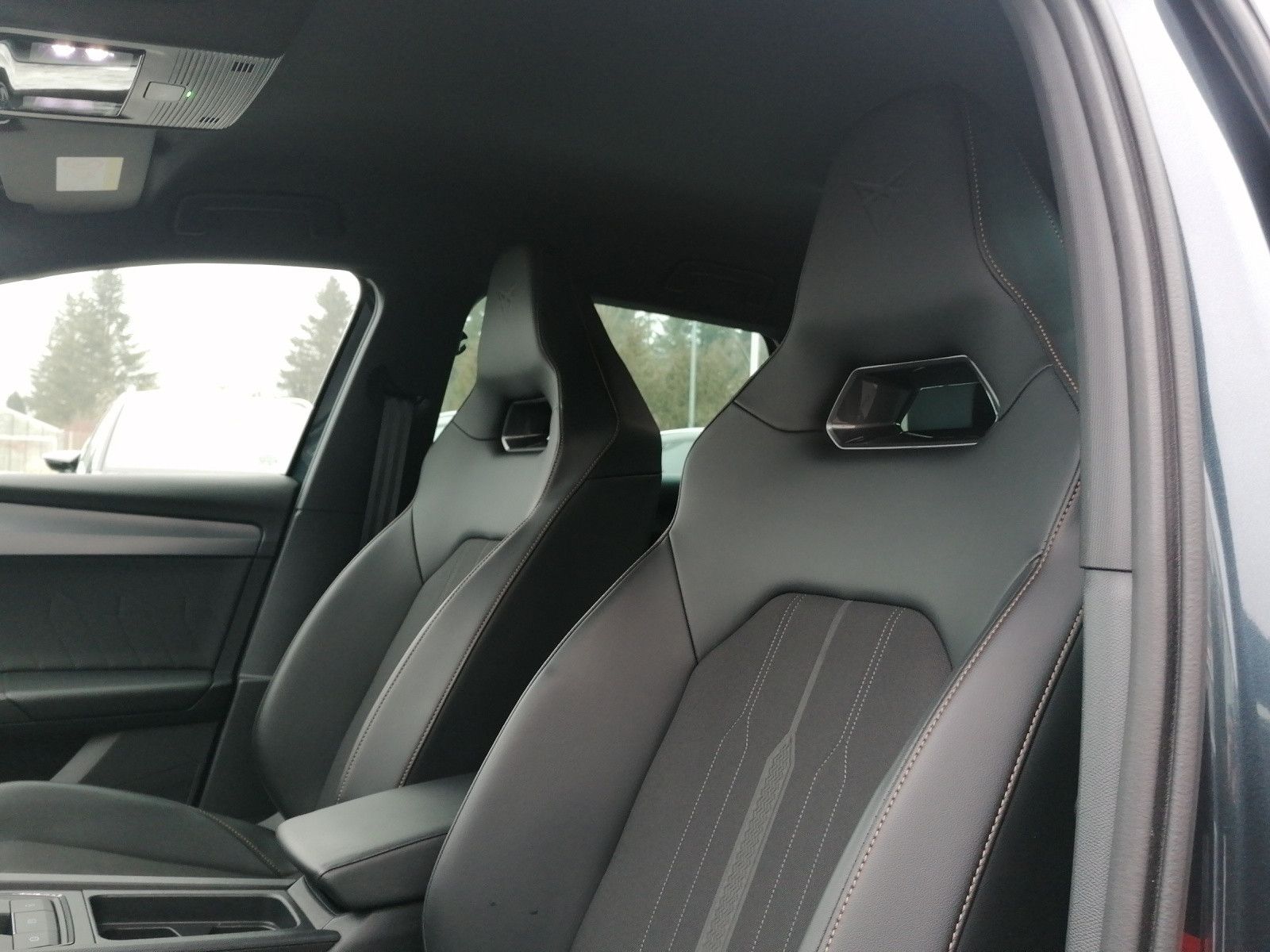 Fahrzeugabbildung CUPRA Leon Sportstourer 2.0 TSI DSG VZ 5JGAR FAP XL